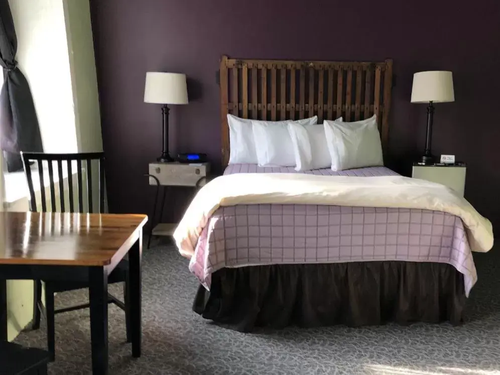 Queen Room in The Inn at Stone Mill Queen Room in The Inn at Stone Mill