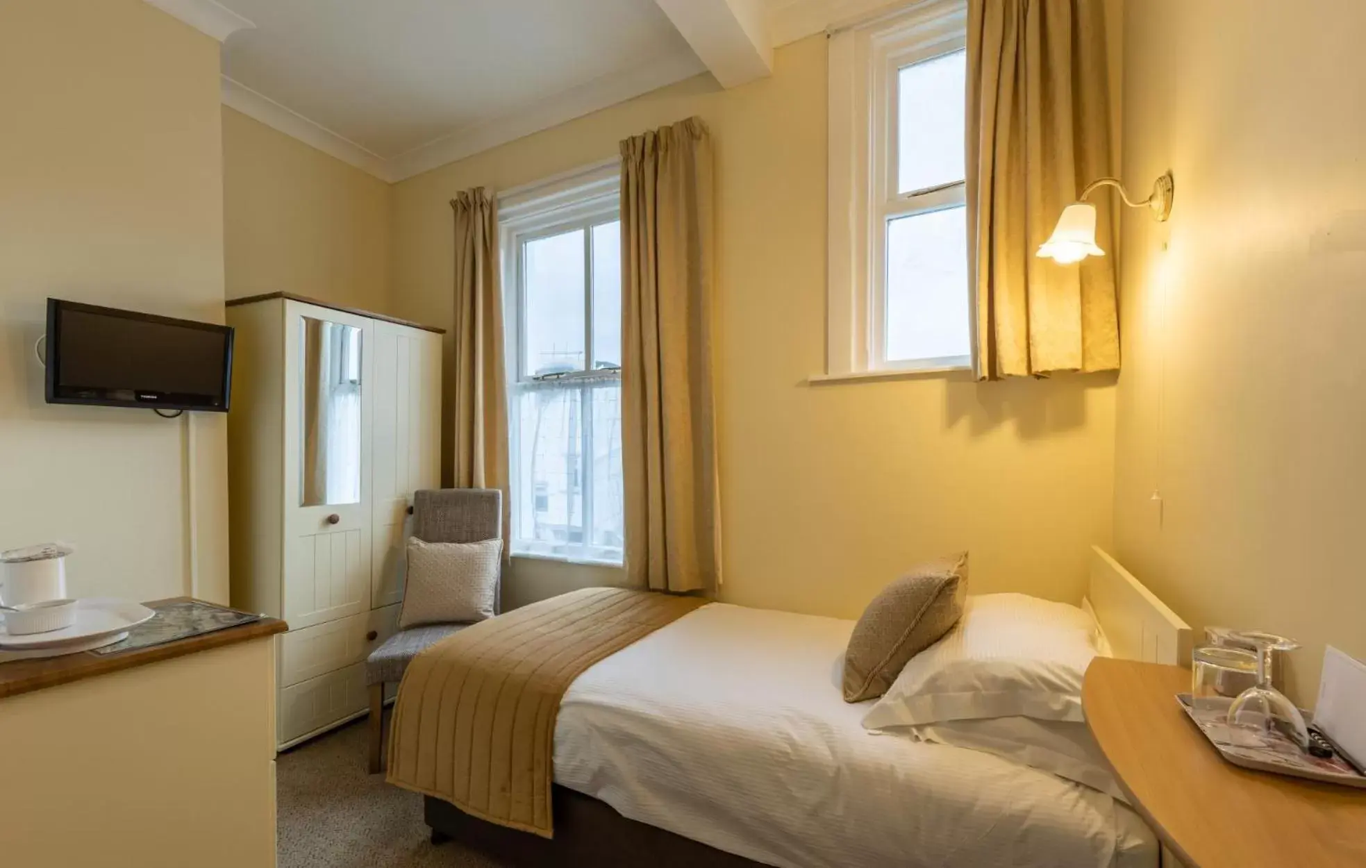 Single Room in Portland House Single Room in Portland House