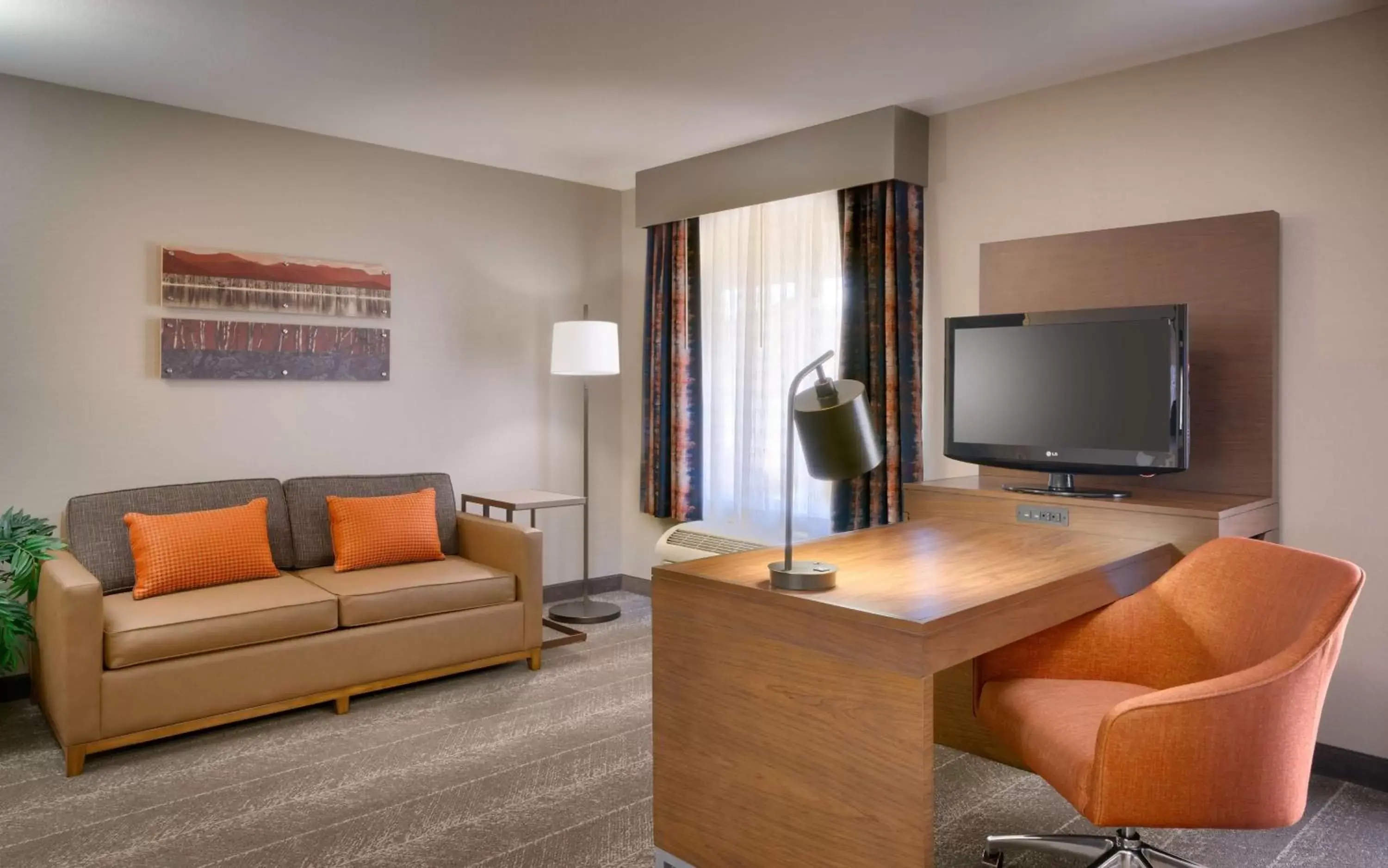 Non-Smoking King Studio with Balcony - single occupancy in Hampton Inn & Suites Show Low-Pinetop Non-Smoking King Studio with Balcony - single occupancy in Hampton Inn & Suites Show Low-Pinetop