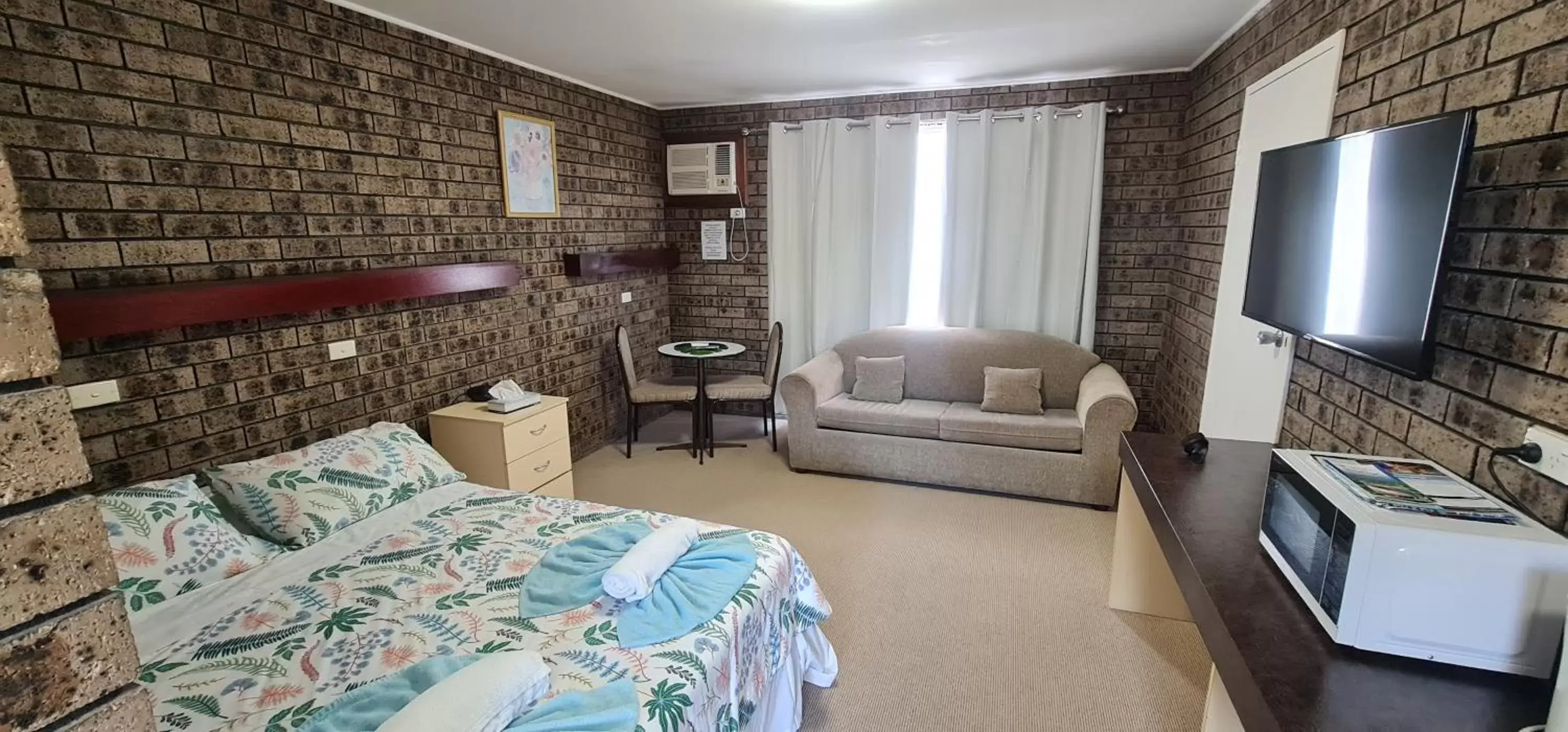 Classic Single Room - 1st Floor in The SIM - Sussex Inlet Motel Classic Single Room - 1st Floor in The SIM - Sussex Inlet Motel