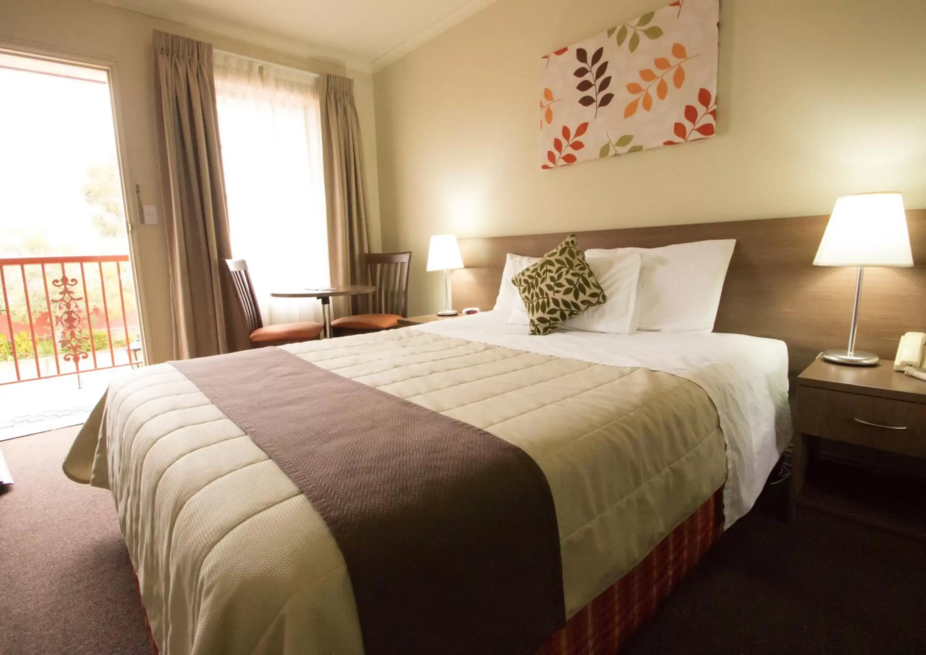 Deluxe Room in Old Willyama Motor Inn Deluxe Room in Old Willyama Motor Inn