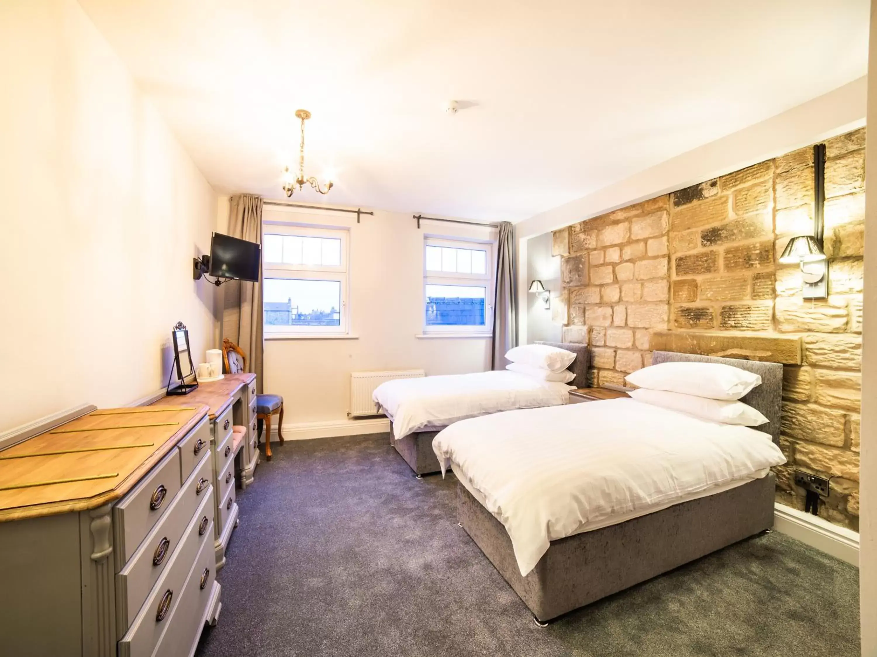 Standard Twin Room in Churchill's Hotel Standard Twin Room in Churchill's Hotel