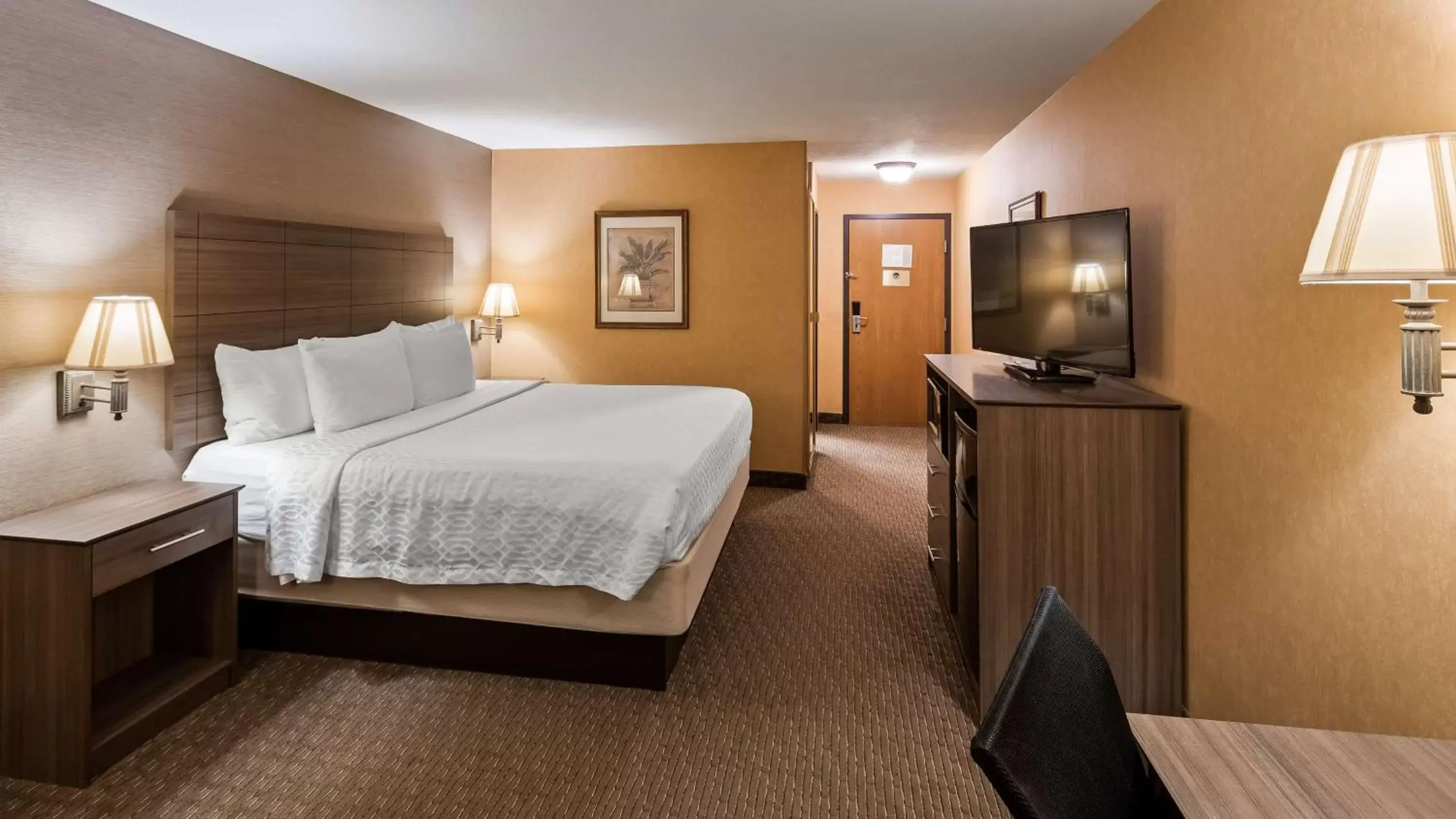 King Room - Mobility Accessible/Non-Smoking in Best Western Plus North Canton Inn & Suites King Room - Mobility Accessible/Non-Smoking in Best Western Plus North Canton Inn & Suites