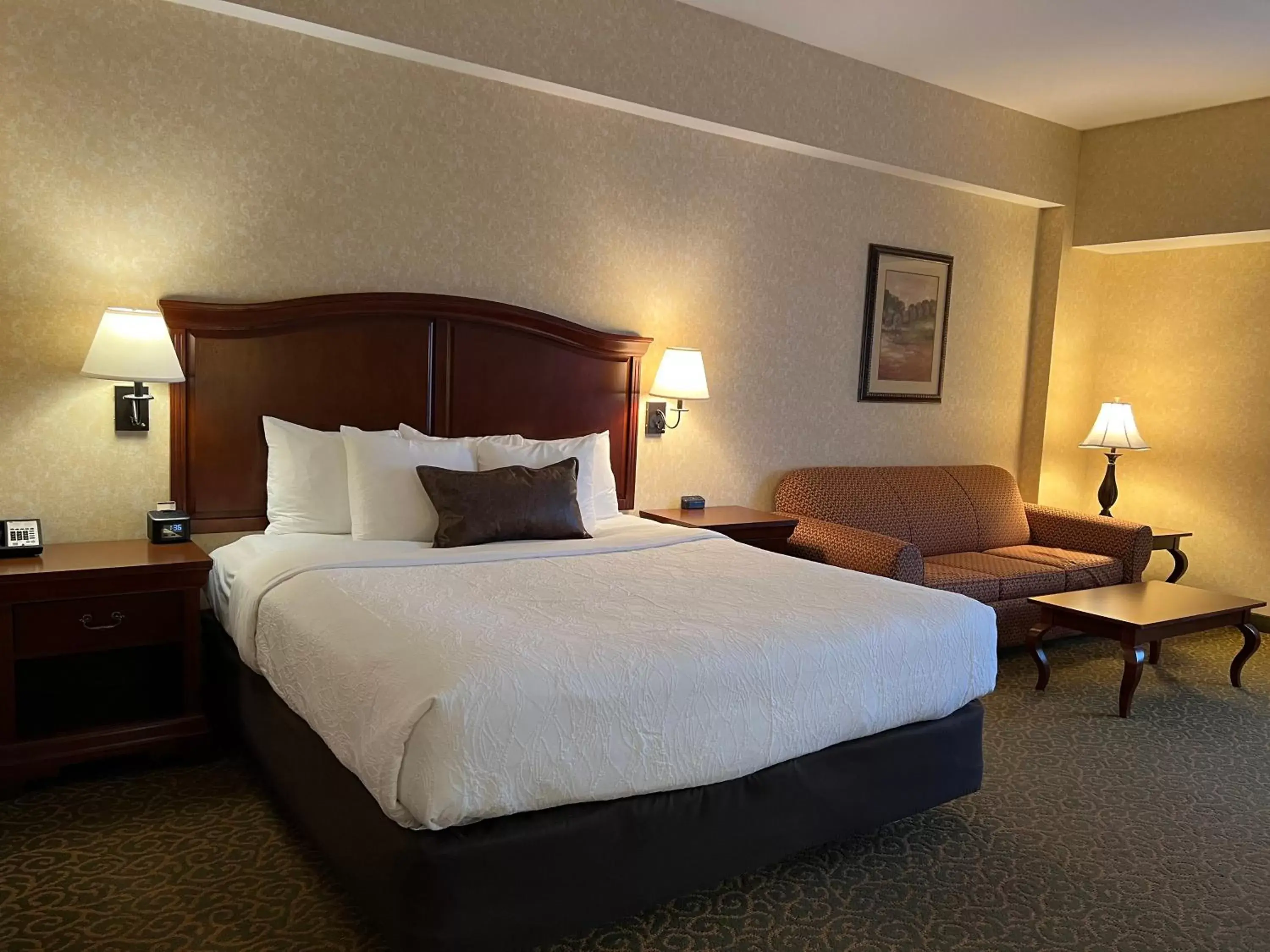 King Suite - Non Smoking in Maine Evergreen Hotel, an Ascend Collection Hotel King Suite - Non Smoking in Maine Evergreen Hotel, an Ascend Collection Hotel