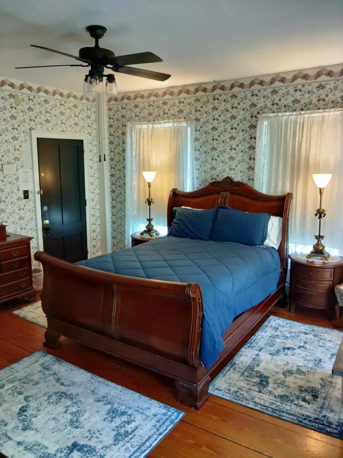 Double Room with Private Bathroom in The Greenfield Inn Double Room with Private Bathroom in The Greenfield Inn