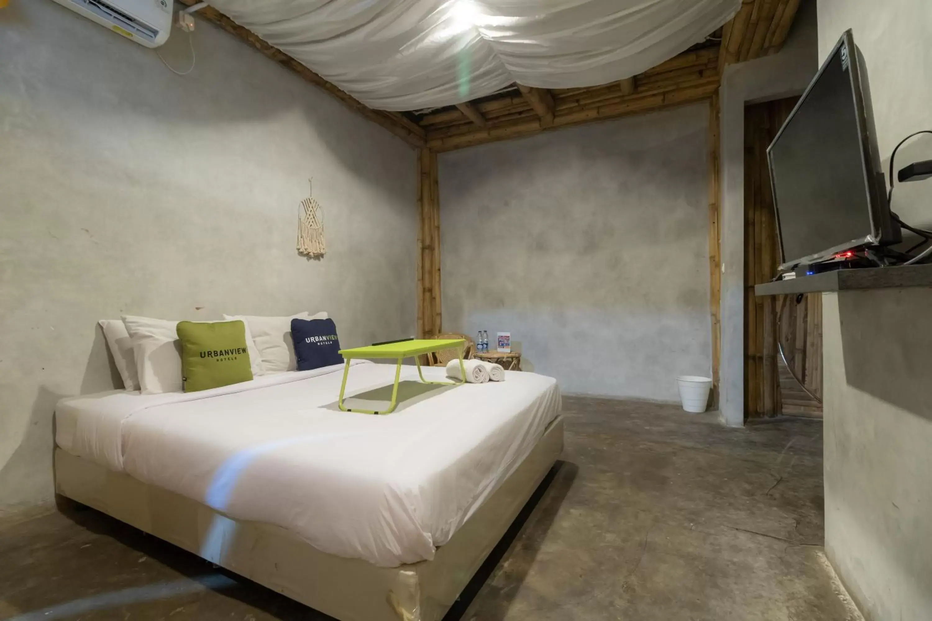 Double Room in Urbanview Ta-ke Residence Blok M Double Room in Urbanview Ta-ke Residence Blok M