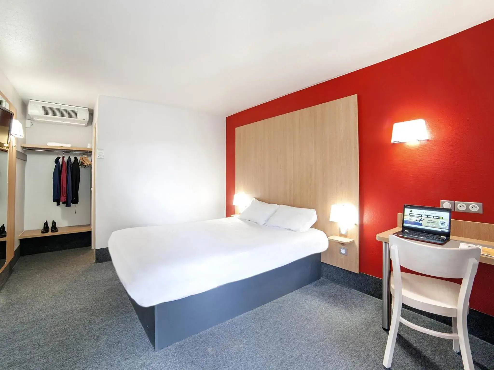 Double Room in B&B HOTEL Herblay Double Room in B&B HOTEL Herblay