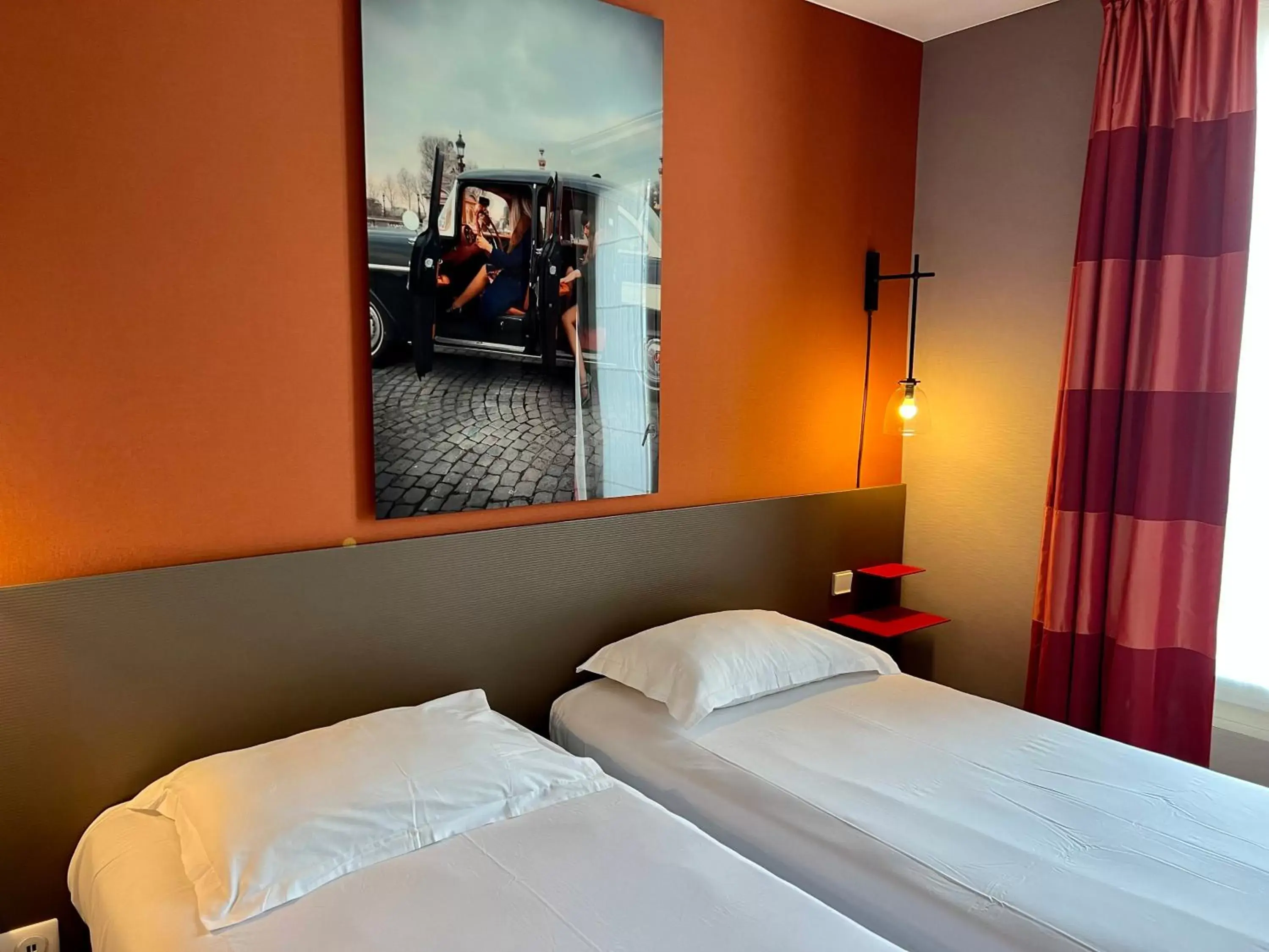 Twin Room in Hôtel Zélie Champs-Elysées Twin Room in Hôtel Zélie Champs-Elysées