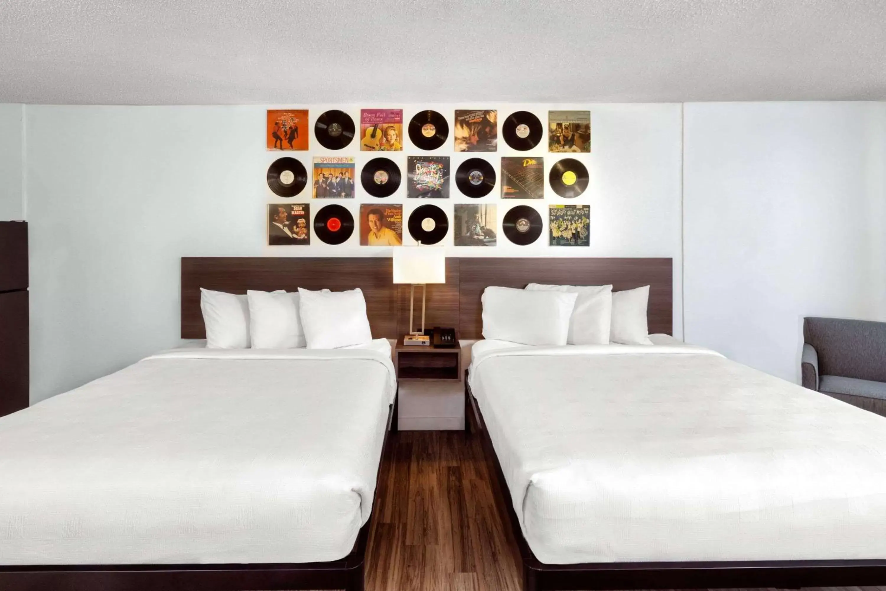 Queen Room with Two Queen Beds - Non-Smoking in Hillside Crossing Nashville a Ramada by Wyndham Queen Room with Two Queen Beds - Non-Smoking in Hillside Crossing Nashville a Ramada by Wyndham