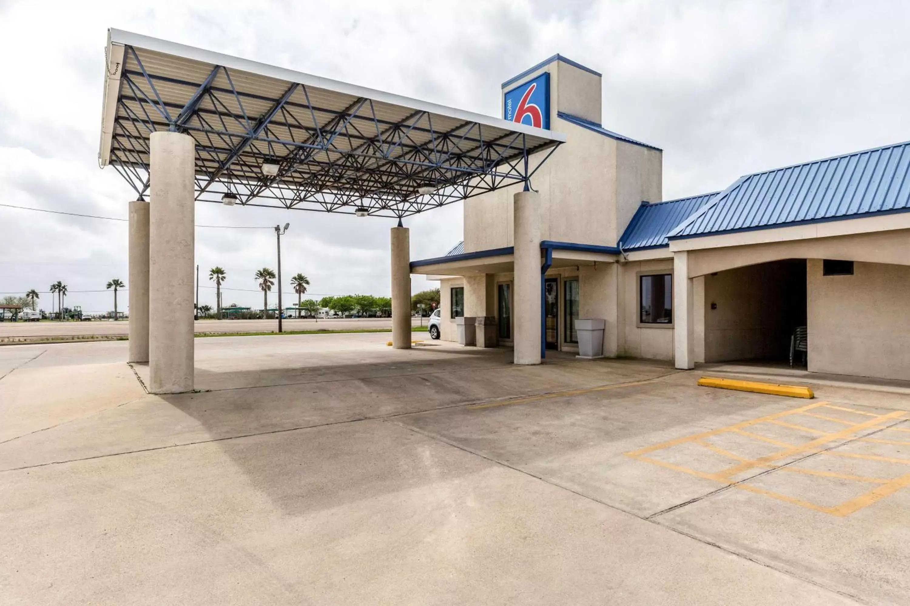 Quality Inn & Suites Port Lavaca near Lighthouse Beach Quality Inn & Suites Port Lavaca near Lighthouse Beach