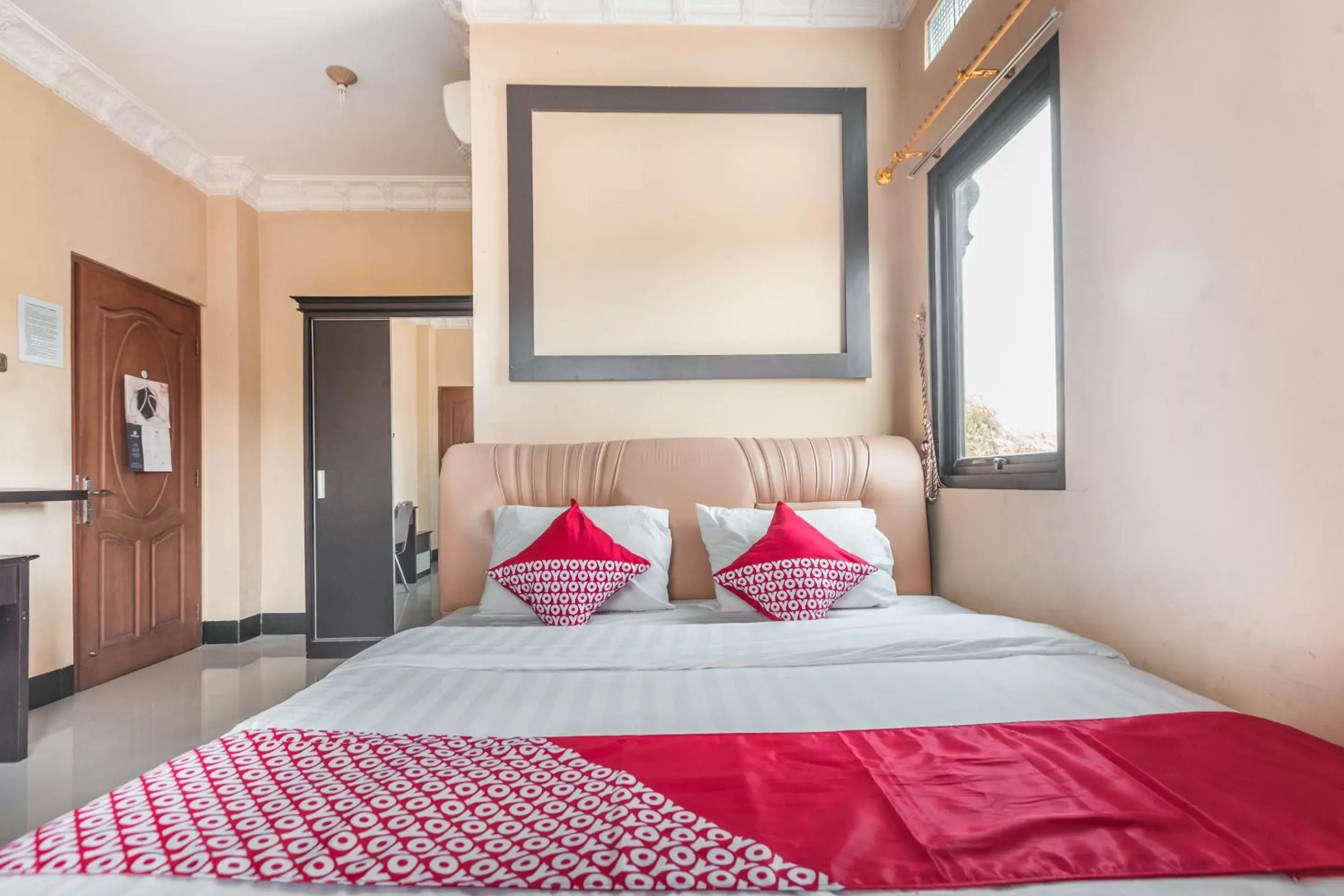 Deluxe Double Room in SUPER OYO 1640 Fallinda Hotel Deluxe Double Room in SUPER OYO 1640 Fallinda Hotel