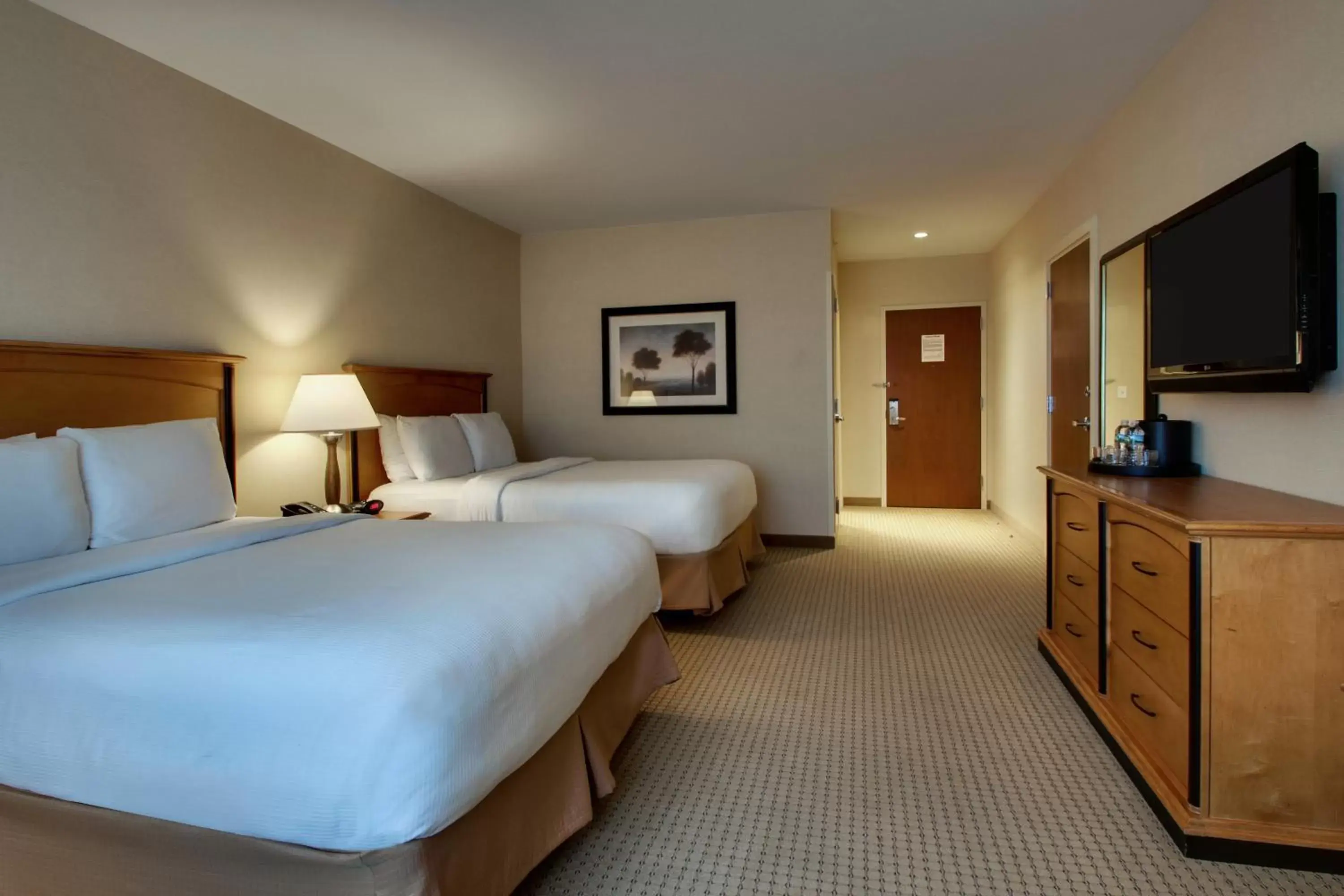 Superior Queen Room with Two Queen Beds in Hollywood Casino Bangor Superior Queen Room with Two Queen Beds in Hollywood Casino Bangor