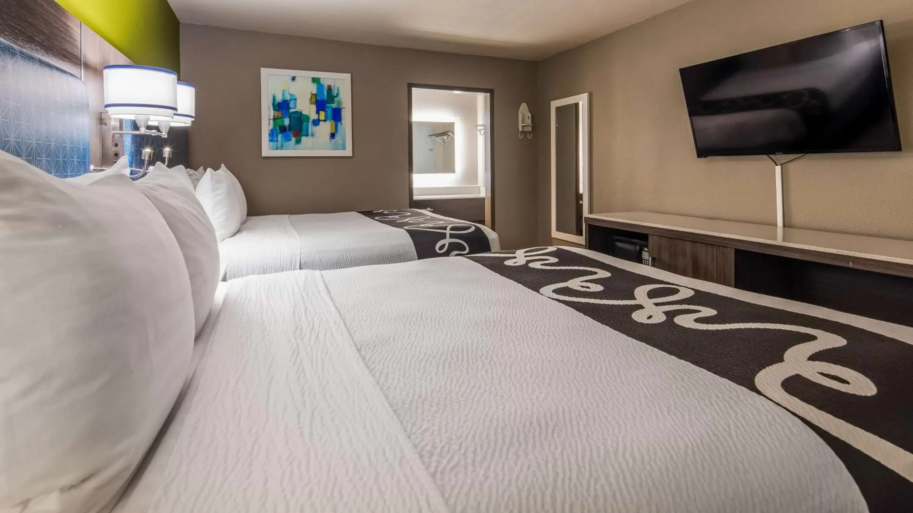 Queen Room with Two Queen Beds - Disability Access in SureStay Plus Hotel by Best Western Point Richmond Queen Room with Two Queen Beds - Disability Access in SureStay Plus Hotel by Best Western Point Richmond
