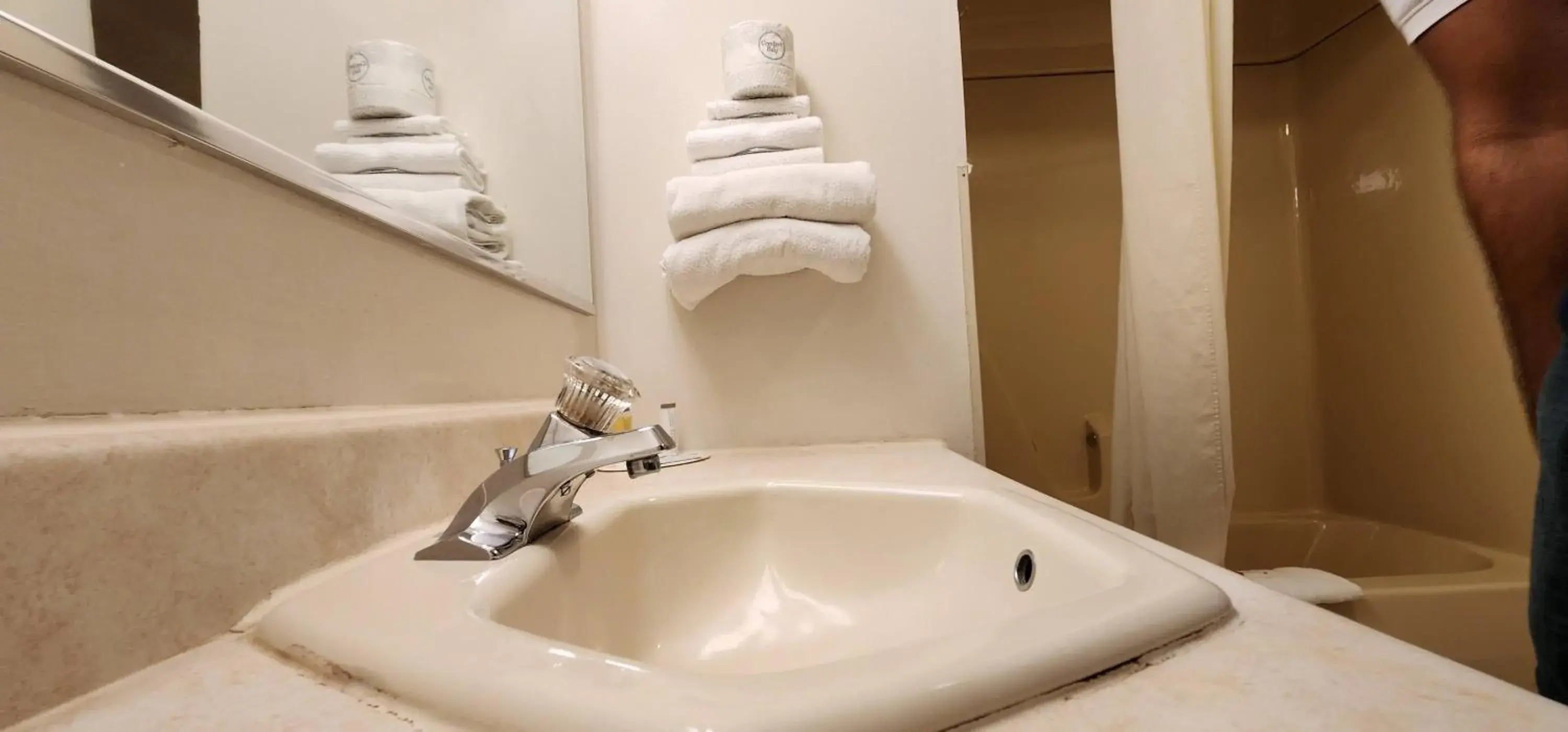 Queen Room - Disability Access/Non-Smoking in Super 8 by Wyndham Iron Mountain Queen Room - Disability Access/Non-Smoking in Super 8 by Wyndham Iron Mountain