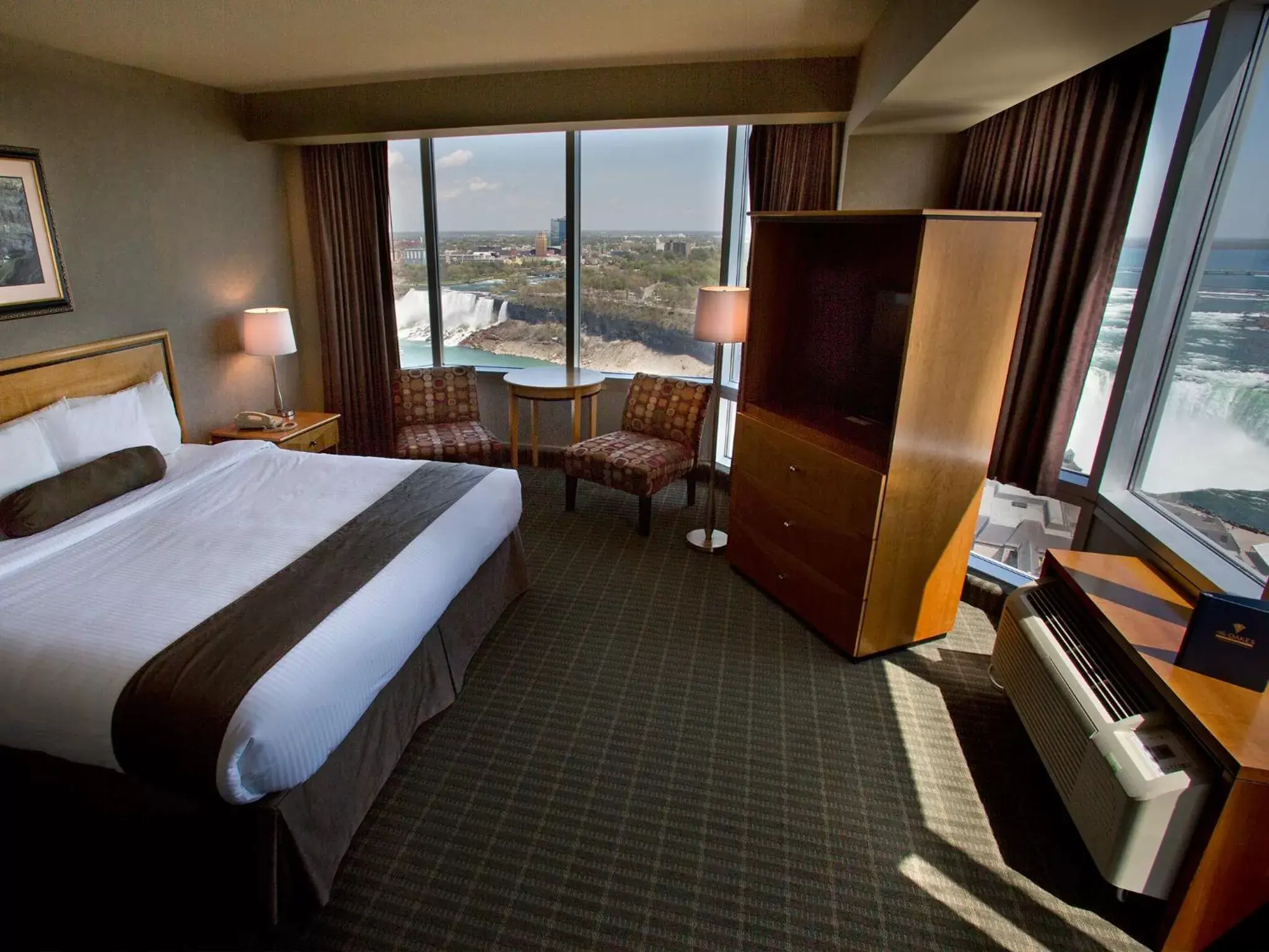 Tower Room Premium Falls View King Jacuzzi in The Oakes Hotel Overlooking the Falls Tower Room Premium Falls View King Jacuzzi in The Oakes Hotel Overlooking the Falls