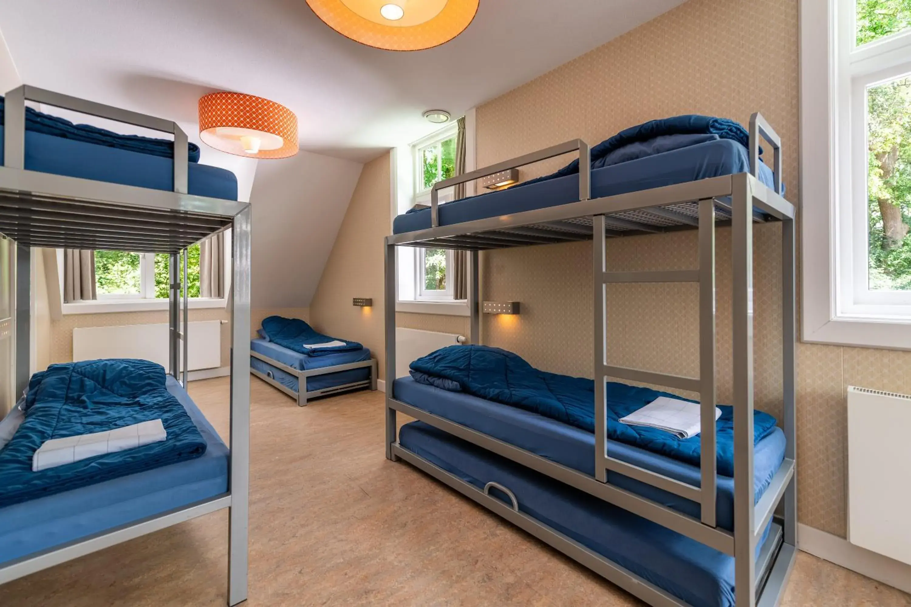 Six Person Room With Private Bathroom and Shower in Stayokay Hostel Soest Six Person Room With Private Bathroom and Shower in Stayokay Hostel Soest