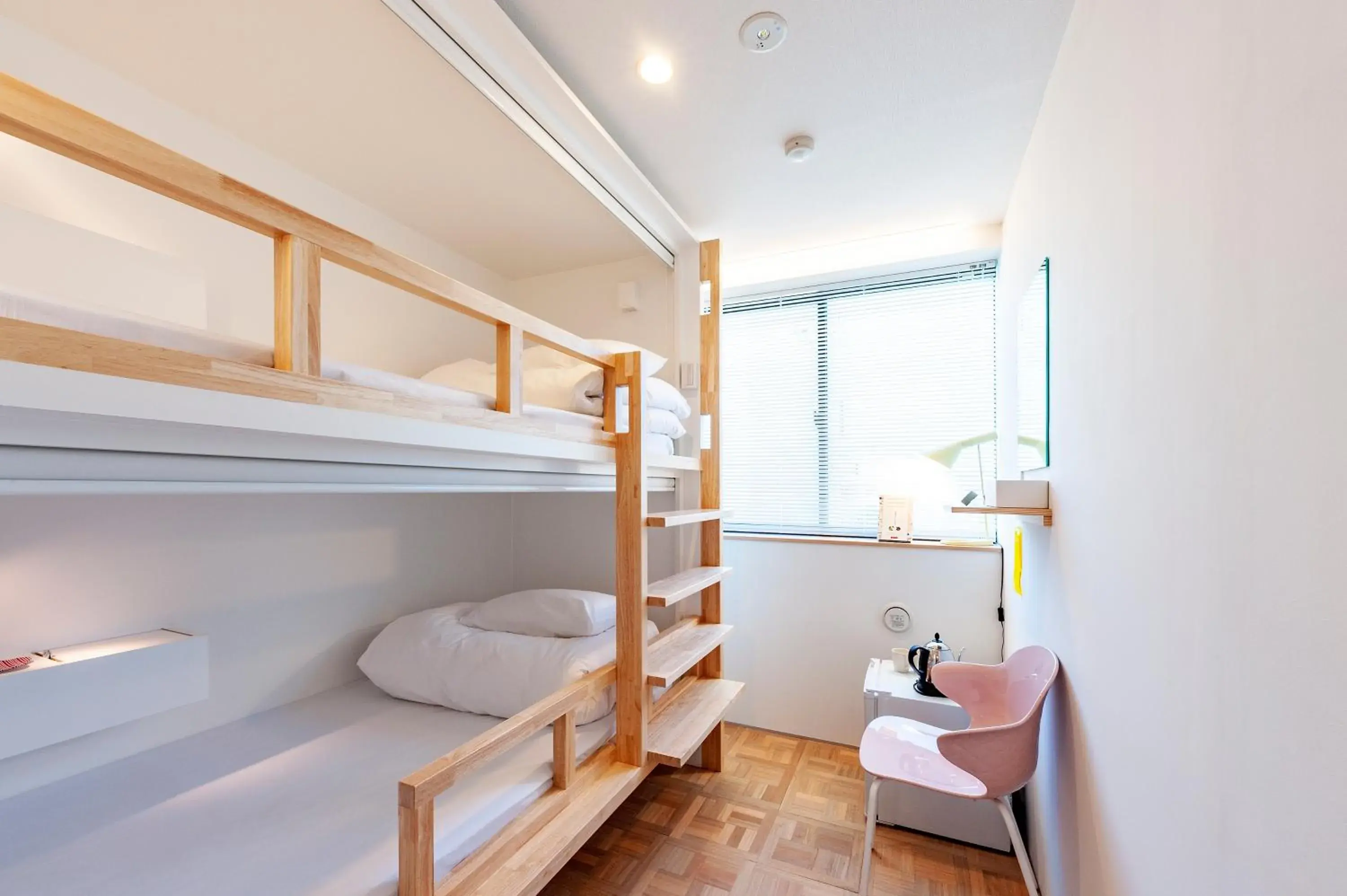 Standard Twin Room with Shared Bathroom in plat hostel keikyu haneda home Standard Twin Room with Shared Bathroom in plat hostel keikyu haneda home