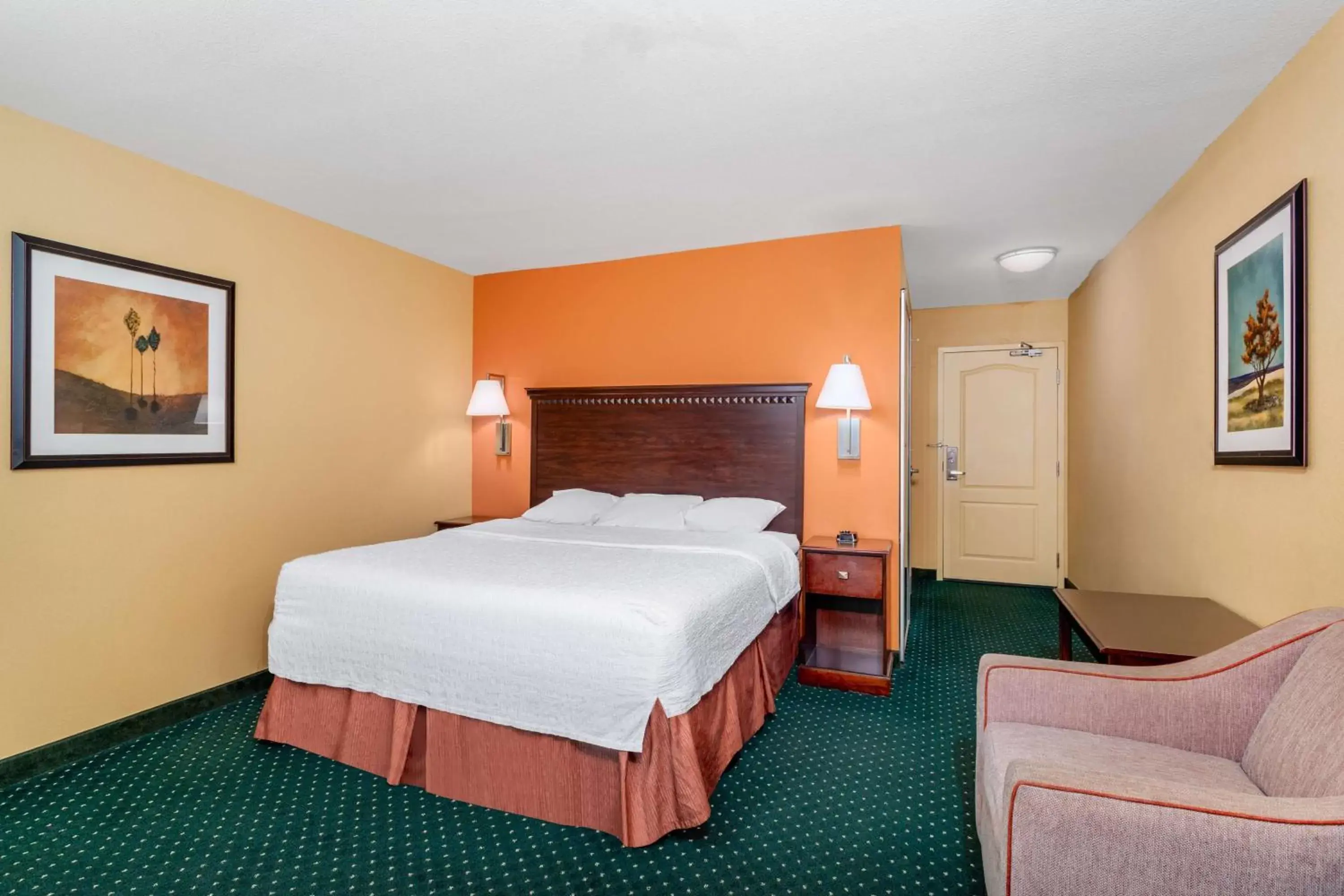 King Room with King Bed - Non-Smoking in Hampton Inn & Suites Sacramento-Elk Grove Laguna I-5 King Room with King Bed - Non-Smoking in Hampton Inn & Suites Sacramento-Elk Grove Laguna I-5