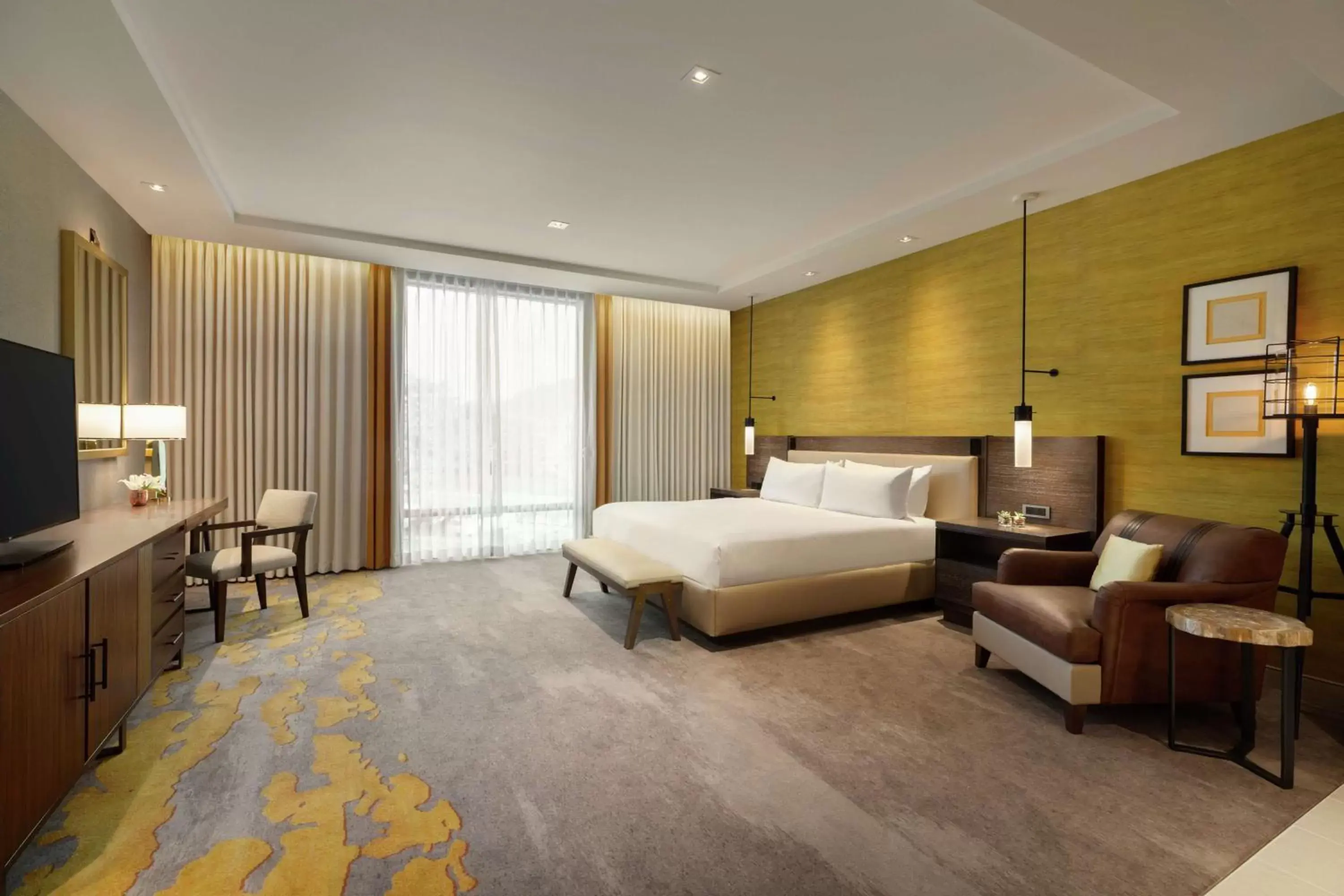 King Room with Bath Tub - Mobility and Hearing Access/Non-Smoking in Hoodoo Moab, Curio Collection by Hilton King Room with Bath Tub - Mobility and Hearing Access/Non-Smoking in Hoodoo Moab, Curio Collection by Hilton