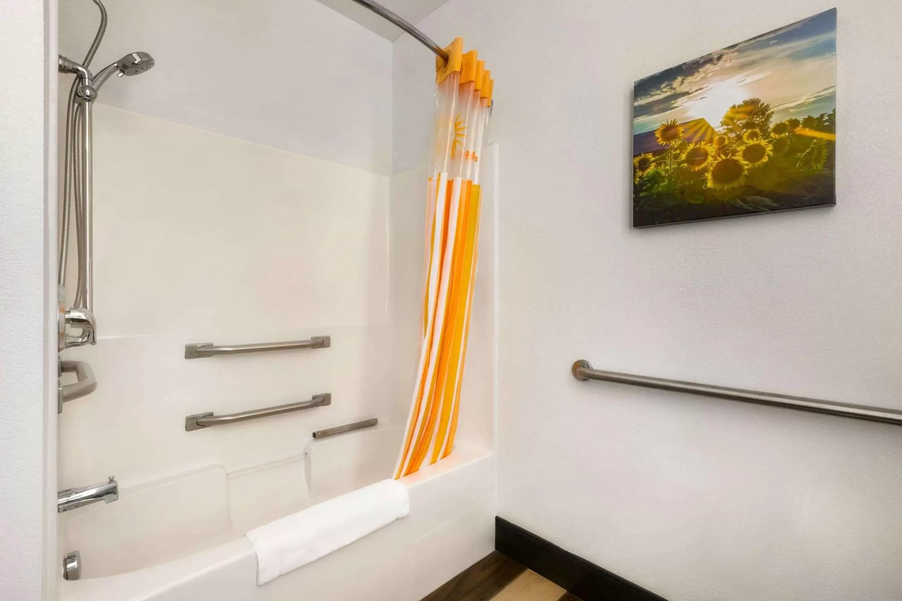 Queen Room with Two Queen Beds - Mobility Access/Non-Smoking in La Quinta by Wyndham Dublin Queen Room with Two Queen Beds - Mobility Access/Non-Smoking in La Quinta by Wyndham Dublin