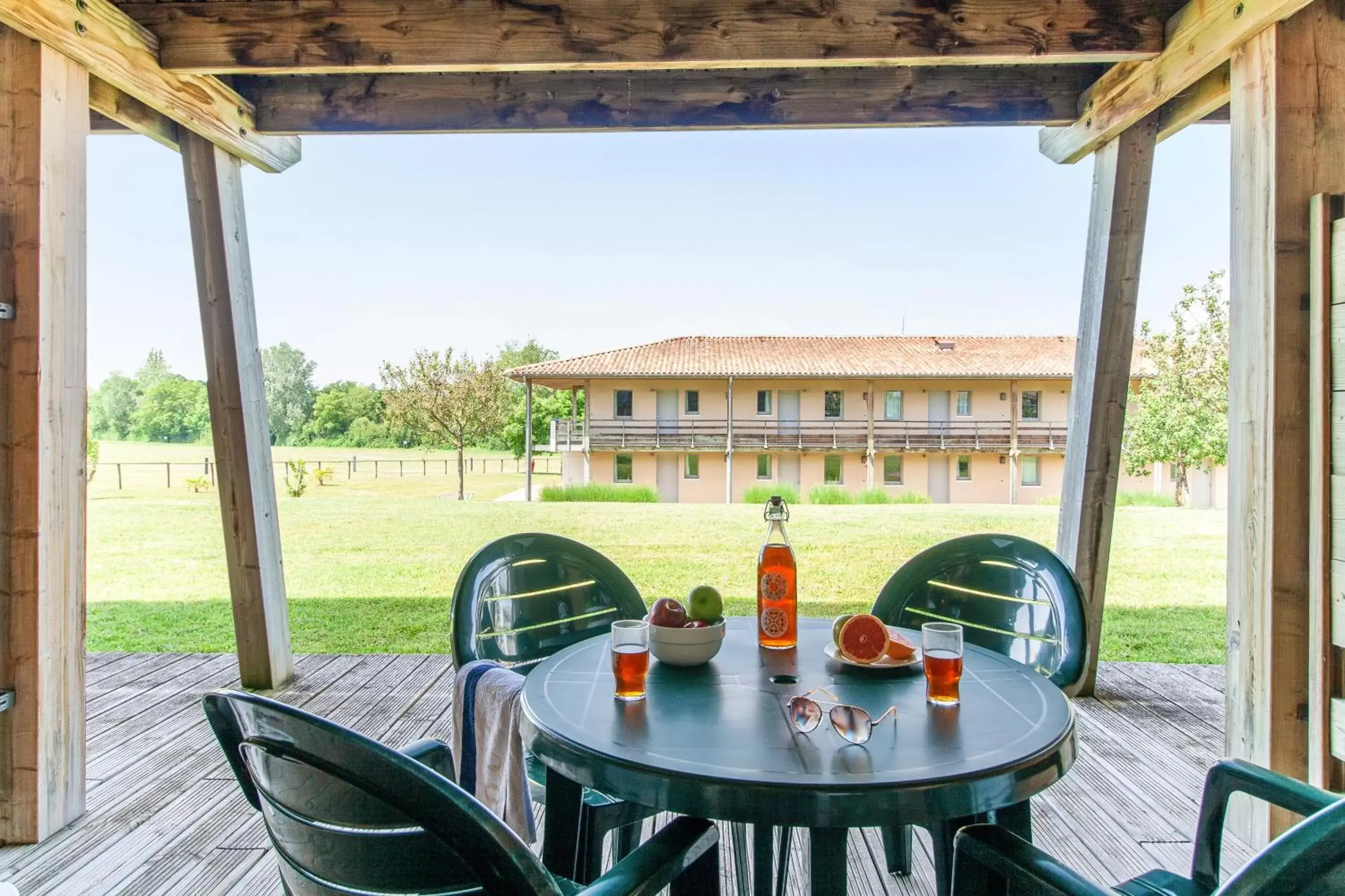 Studio with Sleeping Alcove and Terrace or Balcony (5 people) in Résidence Pierre & Vacances Les Rives de la Seugne Studio with Sleeping Alcove and Terrace or Balcony (5 people) in Résidence Pierre & Vacances Les Rives de la Seugne