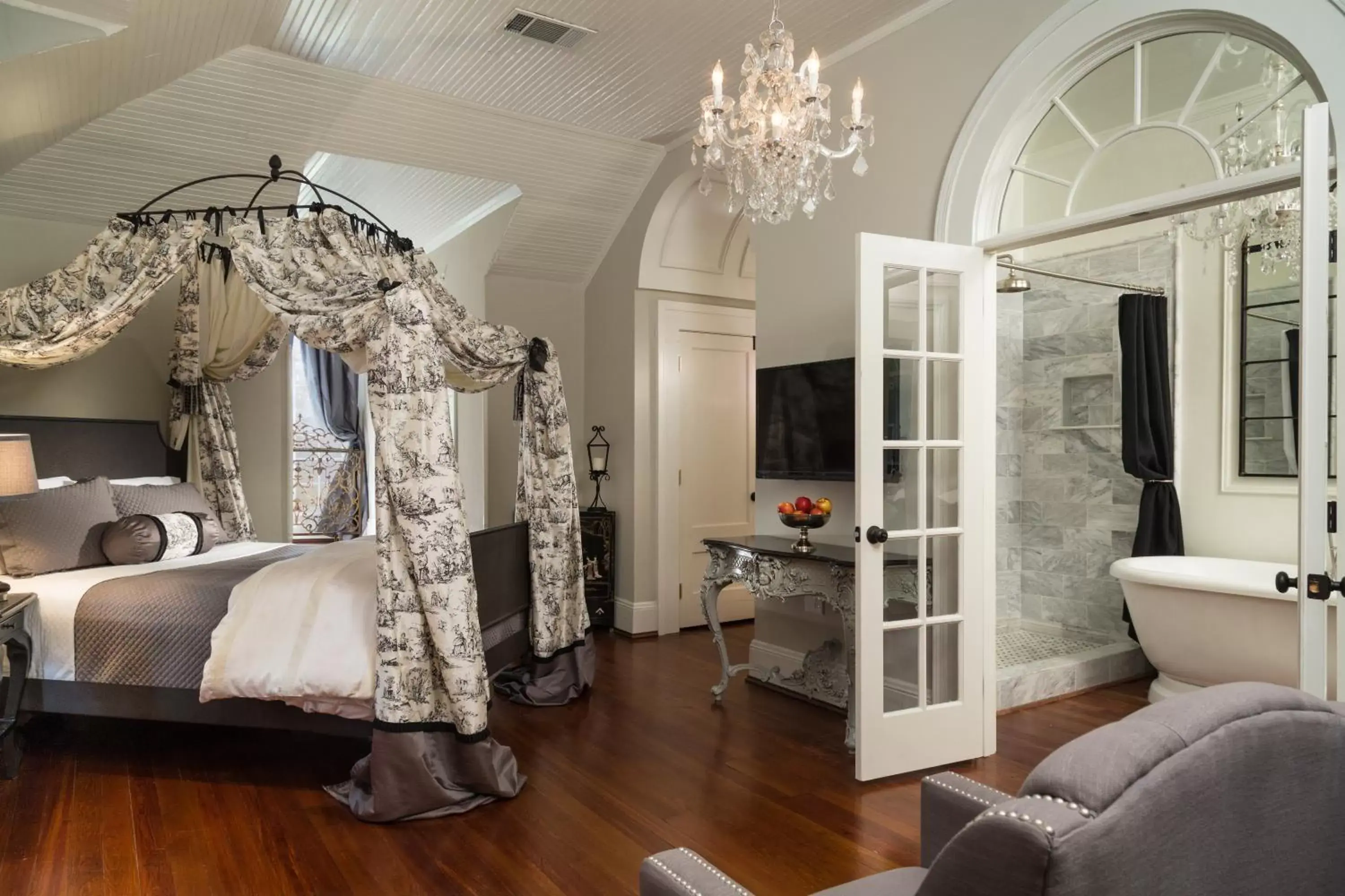 Suite with Spa Bath in The Twelve Oaks Bed & Breakfast Suite with Spa Bath in The Twelve Oaks Bed & Breakfast