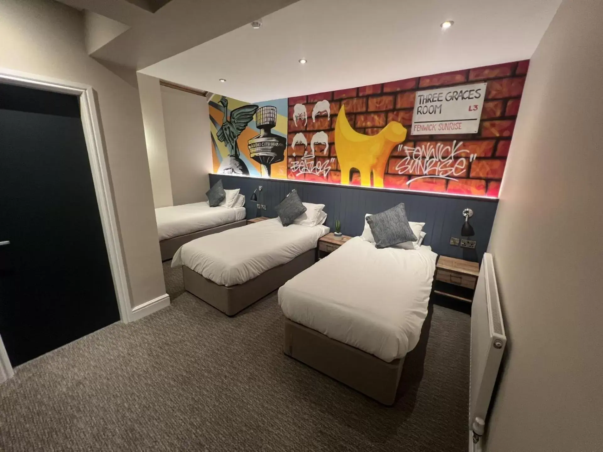 Triple Room with Shower in Fenwick Sunrise Hotel Triple Room with Shower in Fenwick Sunrise Hotel