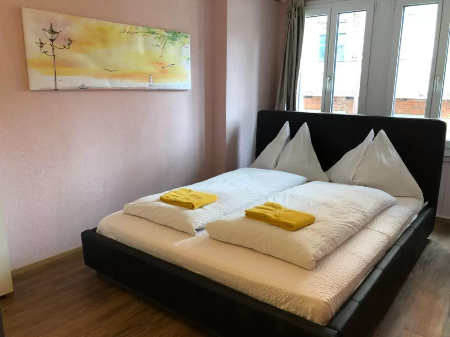 Quadruple Room with Private Bathroom in Interlaken Linda Inn Lodge Quadruple Room with Private Bathroom in Interlaken Linda Inn Lodge