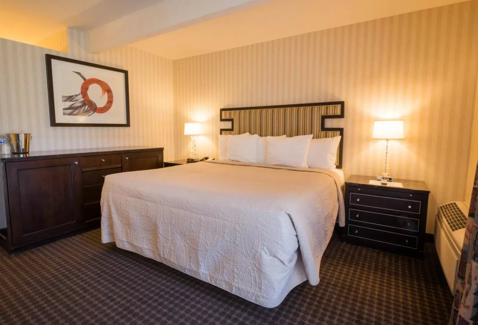 King Room with Garden View in Los Gatos Lodge King Room with Garden View in Los Gatos Lodge