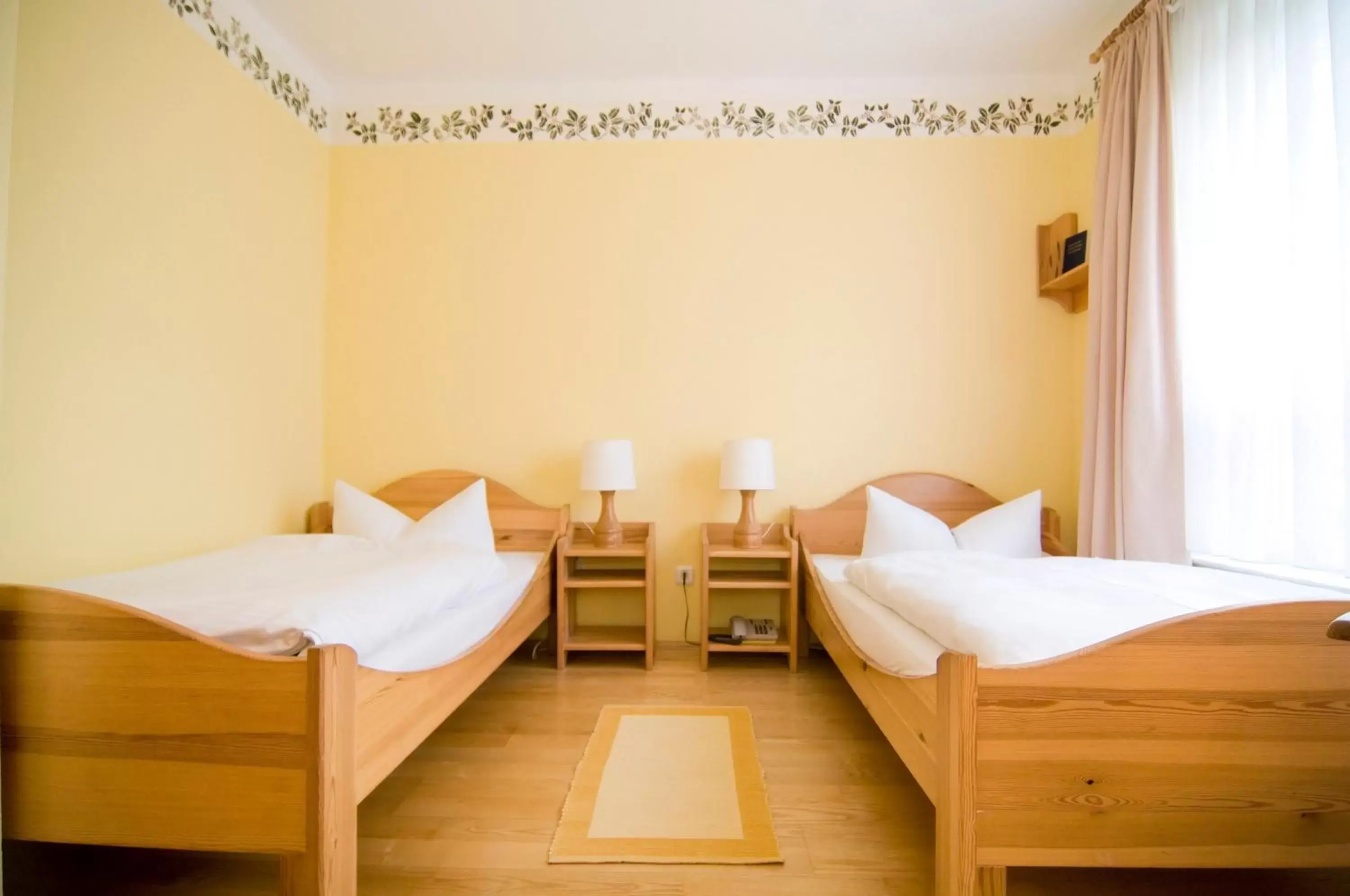 Double Room with Twin Bed in Hotel Haus Linden Double Room with Twin Bed in Hotel Haus Linden