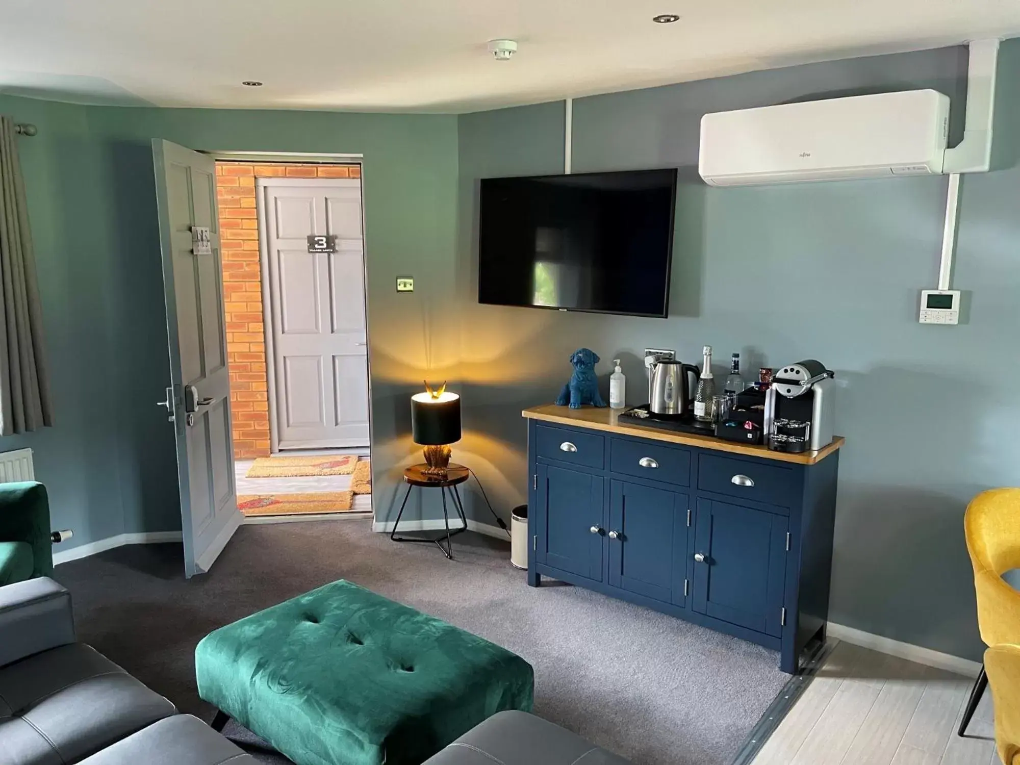 Suite in Village Limits Bed and Breakfast Rooms Suite in Village Limits Bed and Breakfast Rooms