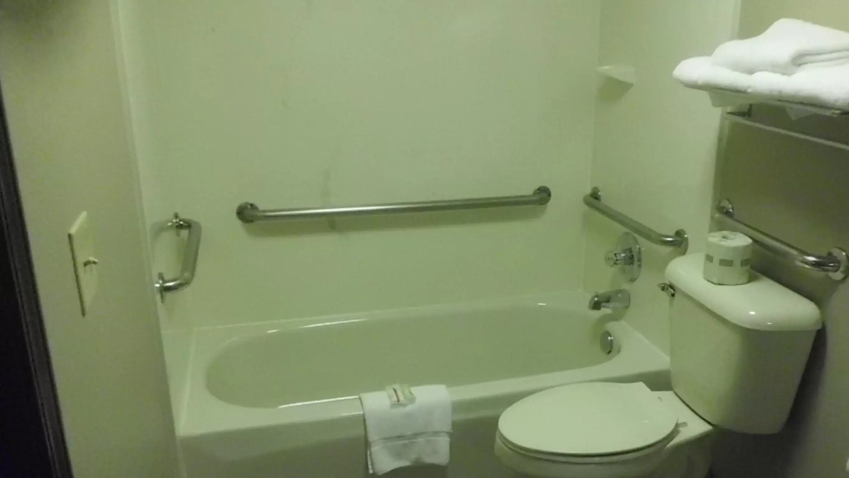 Queen Room with Two Queen Beds - Mobility Access/Smoking in Super 8 by Wyndham Clarksville Northeast Queen Room with Two Queen Beds - Mobility Access/Smoking in Super 8 by Wyndham Clarksville Northeast