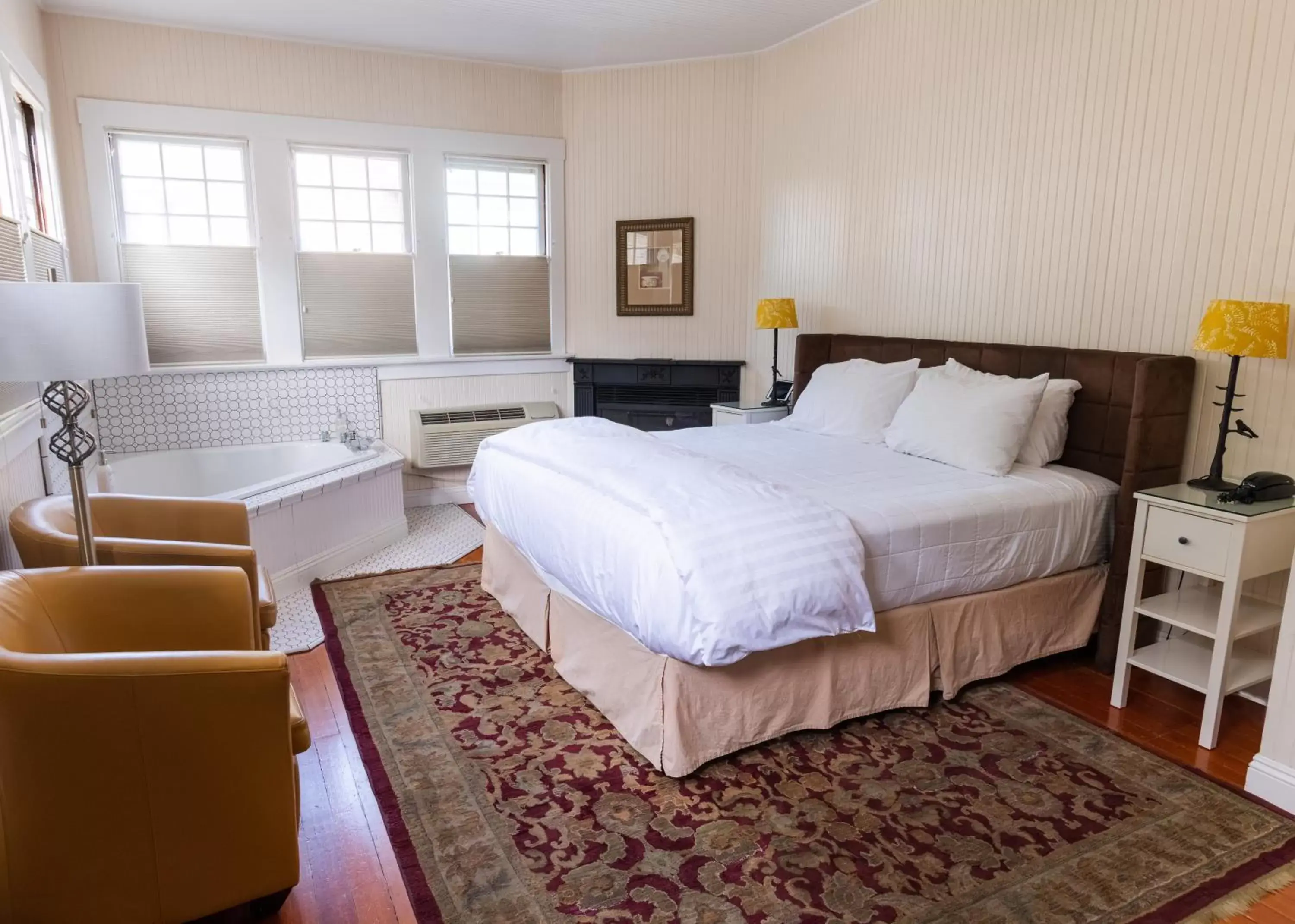 King Room with Balcony in The Inn on First King Room with Balcony in The Inn on First