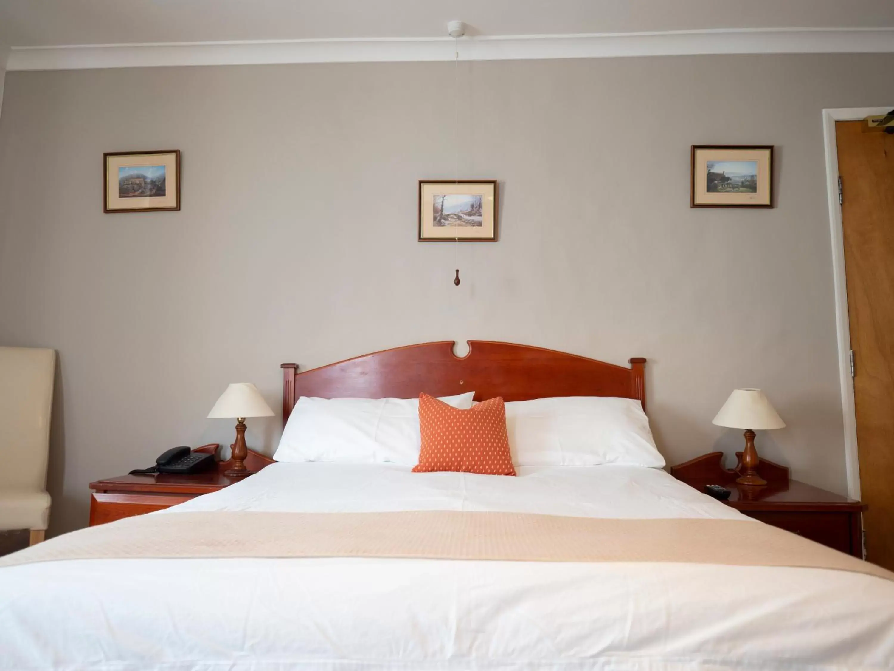 Double Room with Private Bathroom - single occupancy in The Rest and Be Thankful Inn Double Room with Private Bathroom - single occupancy in The Rest and Be Thankful Inn
