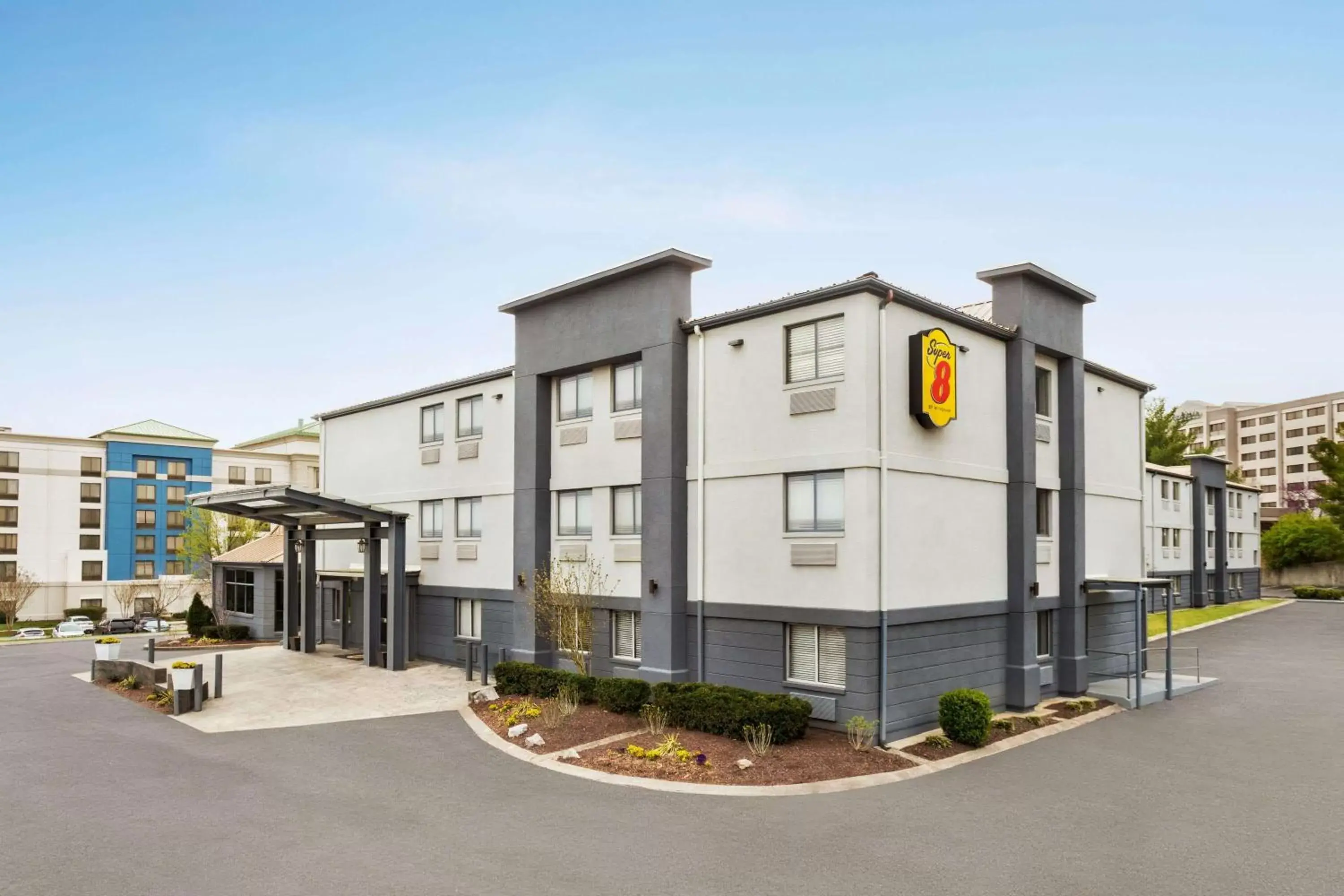 Property Building in Super 8 by Wyndham Nashville Airport North Property Building in Super 8 by Wyndham Nashville Airport North