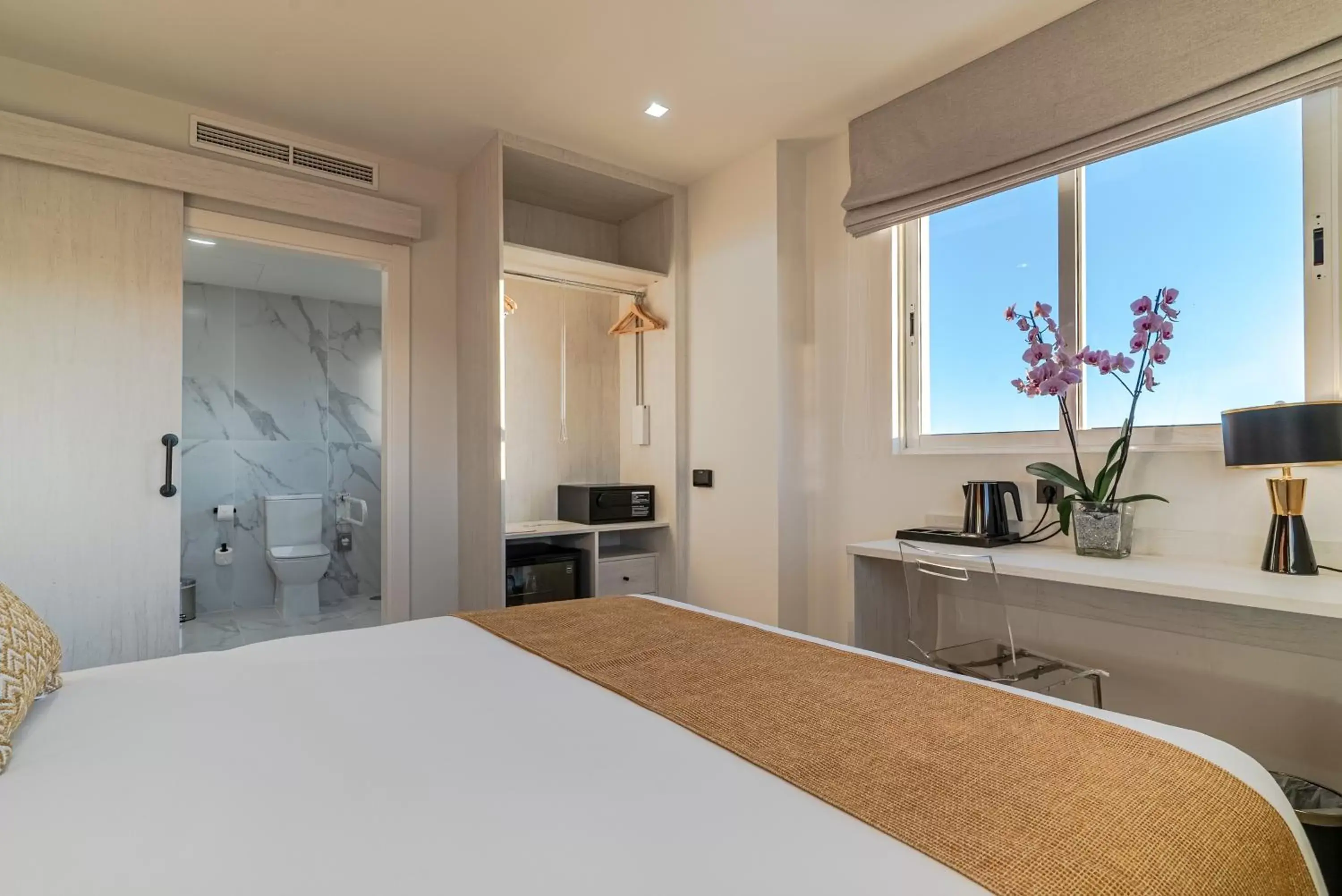 Double Bed, Deluxe Room, Mountain View in Ramada Resort by Wyndham Puerto de Mazarron Double Bed, Deluxe Room, Mountain View in Ramada Resort by Wyndham Puerto de Mazarron