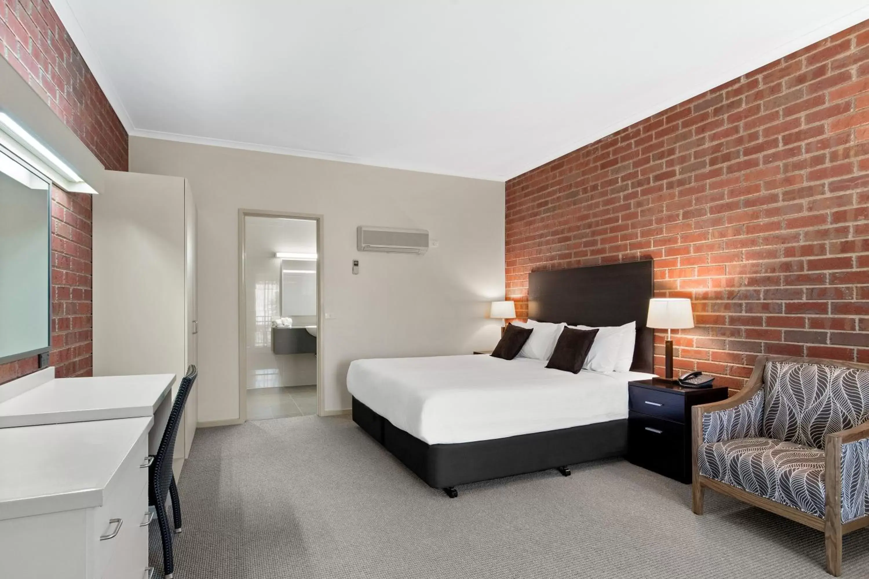 Executive King Room in Burke And Wills Motor Inn Swan Hill Executive King Room in Burke And Wills Motor Inn Swan Hill