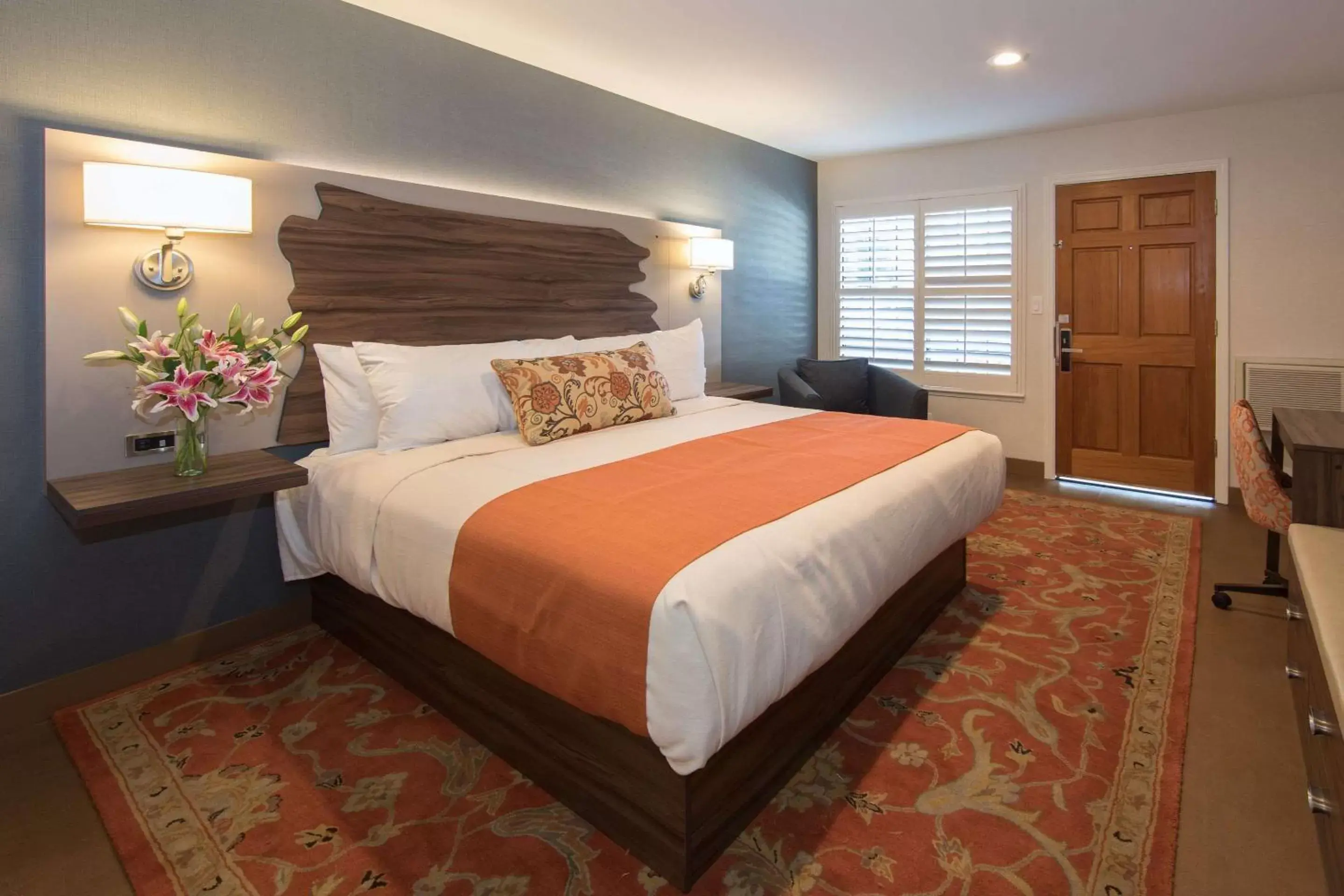 Deluxe King Room - Non-Smoking in The Vine Inn Davis Deluxe King Room - Non-Smoking in The Vine Inn Davis