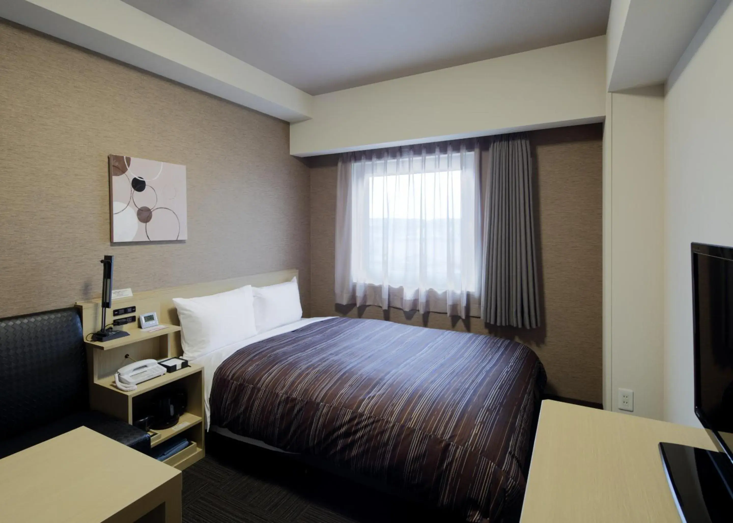 Standard Double Room with Small Double Bed - single occupancy - Non-Smoking in Hotel Route Inn Chiba Newtown Chuo Ekimae -Narita Kuko Akusesu Sen- Standard Double Room with Small Double Bed - single occupancy - Non-Smoking in Hotel Route Inn Chiba Newtown Chuo Ekimae -Narita Kuko Akusesu Sen-
