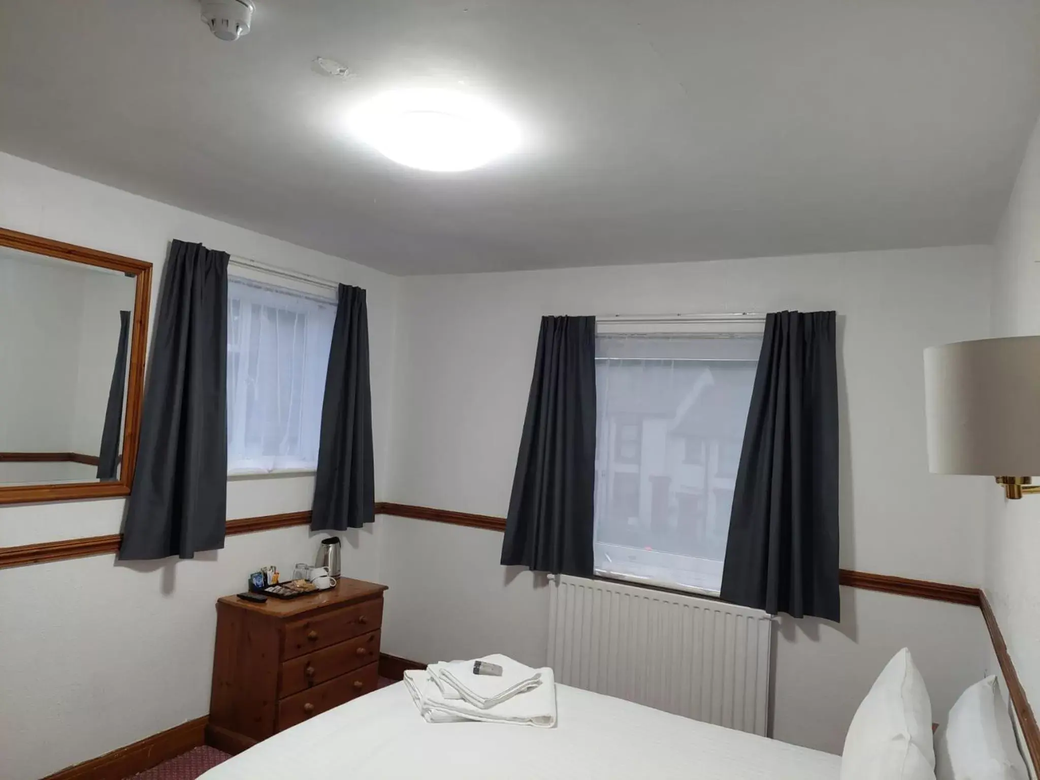 Double Room with Private Bathroom in Twa Dogs Inn Double Room with Private Bathroom in Twa Dogs Inn