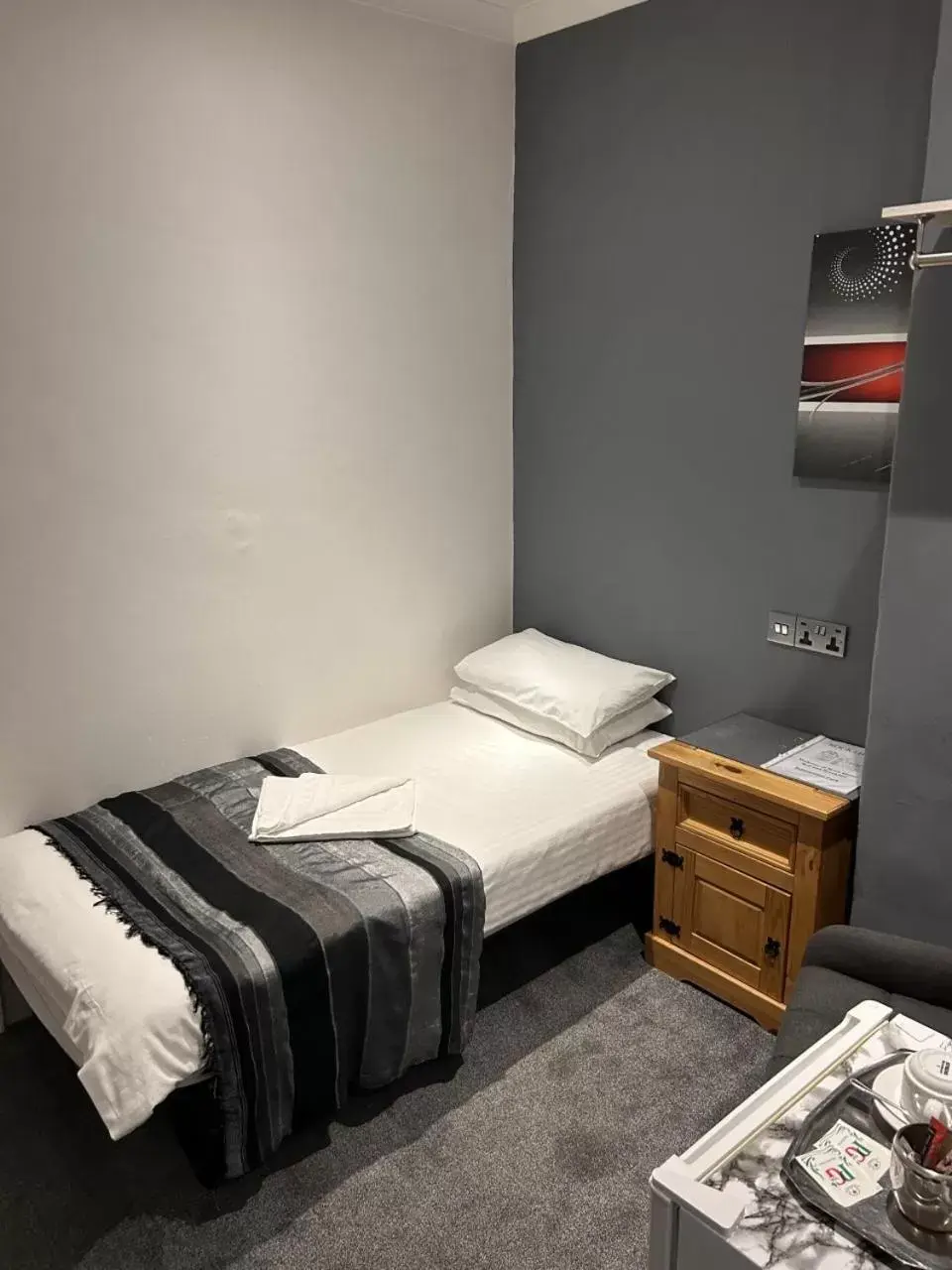 Single Room with Private Bathroom - single occupancy in Rock House Bed and Breakfast Single Room with Private Bathroom - single occupancy in Rock House Bed and Breakfast