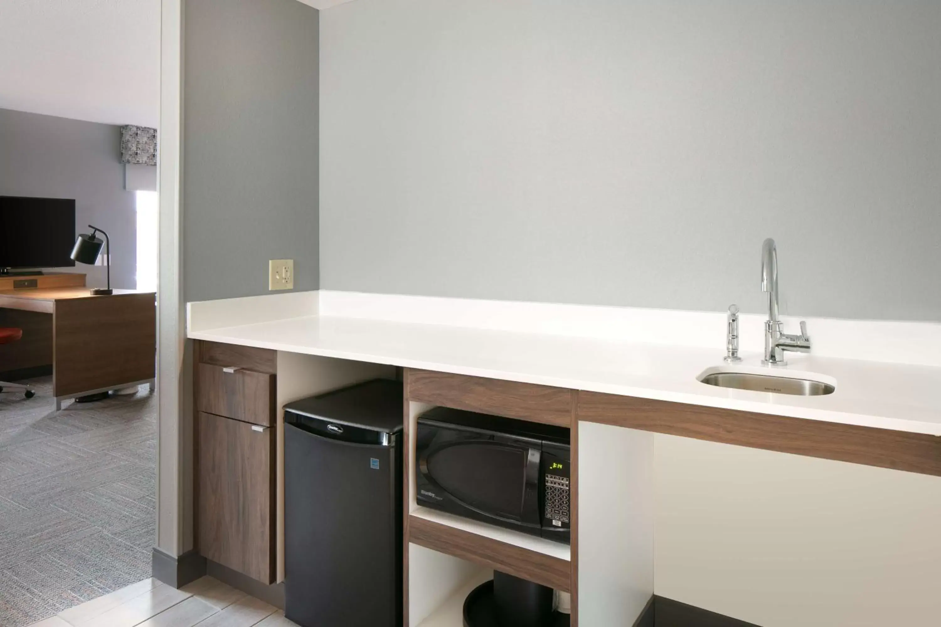 King Room with Sofa Bed - Non-Smoking in Hampton Inn Dubuque King Room with Sofa Bed - Non-Smoking in Hampton Inn Dubuque