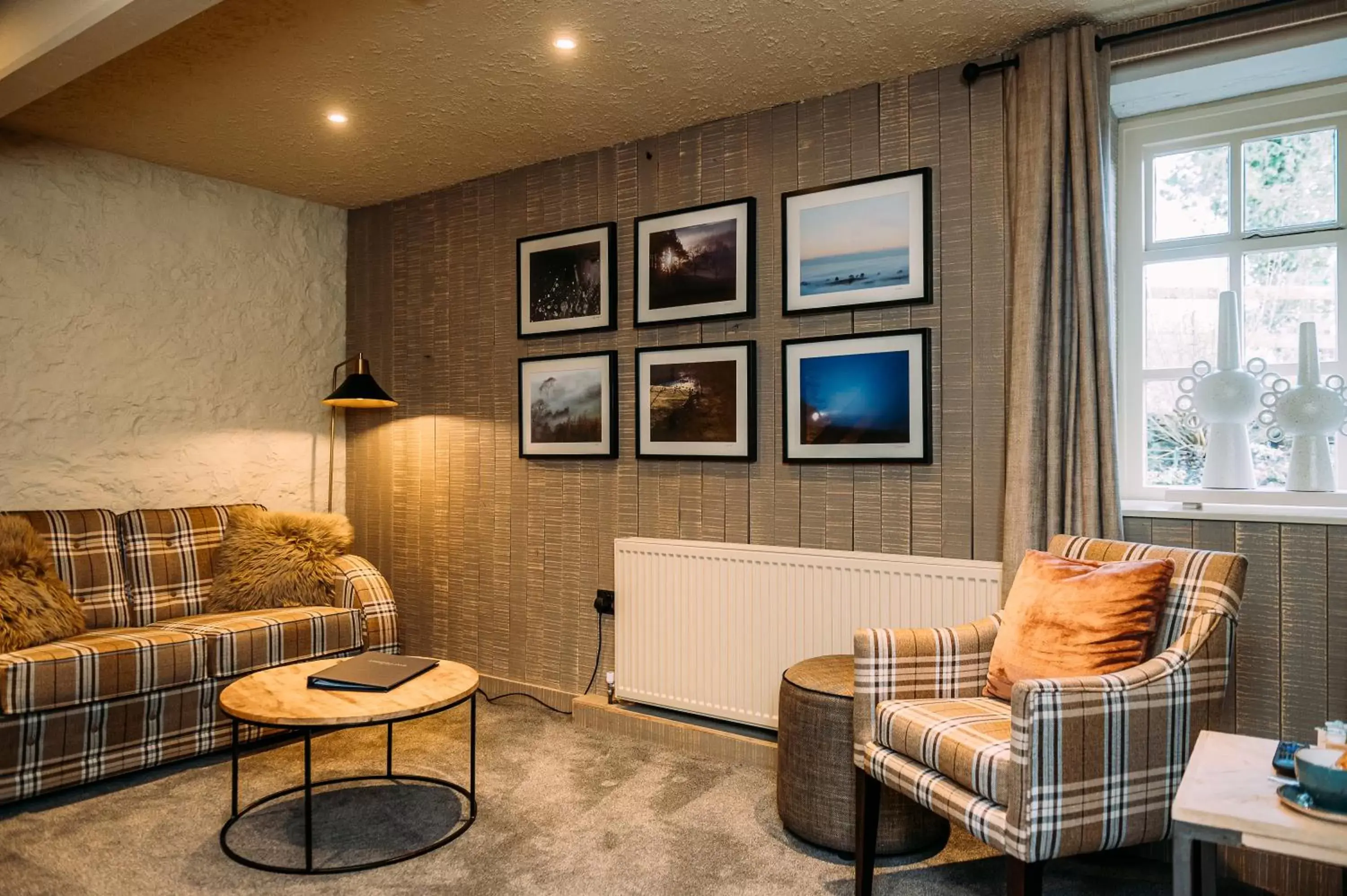 Family Room in The Assheton Arms Family Room in The Assheton Arms