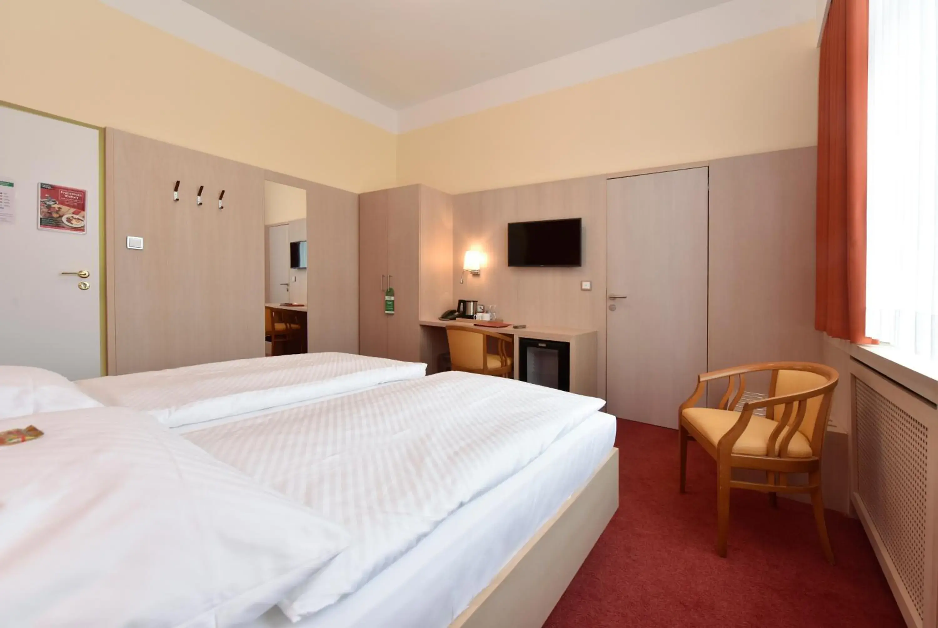 Comfort Double Room in Hotel ADRIA München Comfort Double Room in Hotel ADRIA München