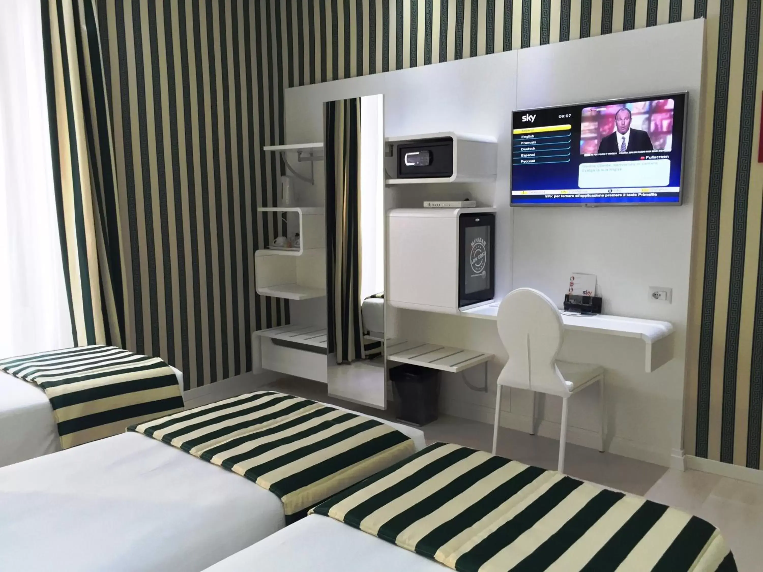 Superior Triple Room in Relais Trevi 95 Boutique Hotel Superior Triple Room in Relais Trevi 95 Boutique Hotel