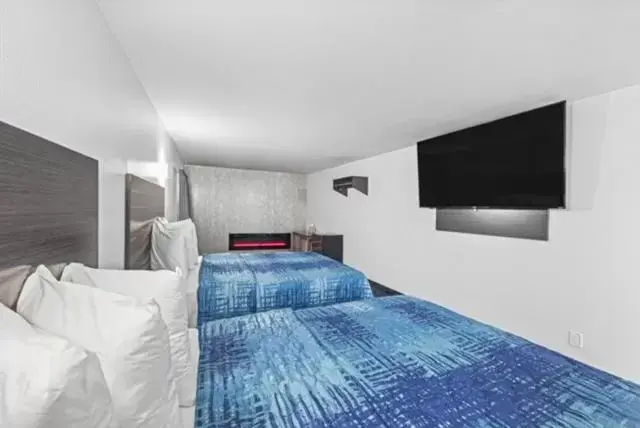 Deluxe Double Room in Hotel OPUS Bronx Near Bay Plaza Mall Deluxe Double Room in Hotel OPUS Bronx Near Bay Plaza Mall