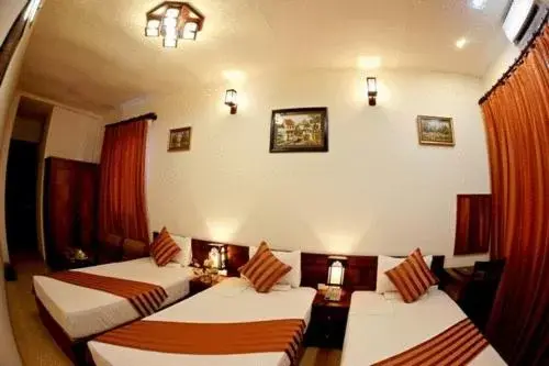 Family Room in Hanoi Street Hotel Family Room in Hanoi Street Hotel