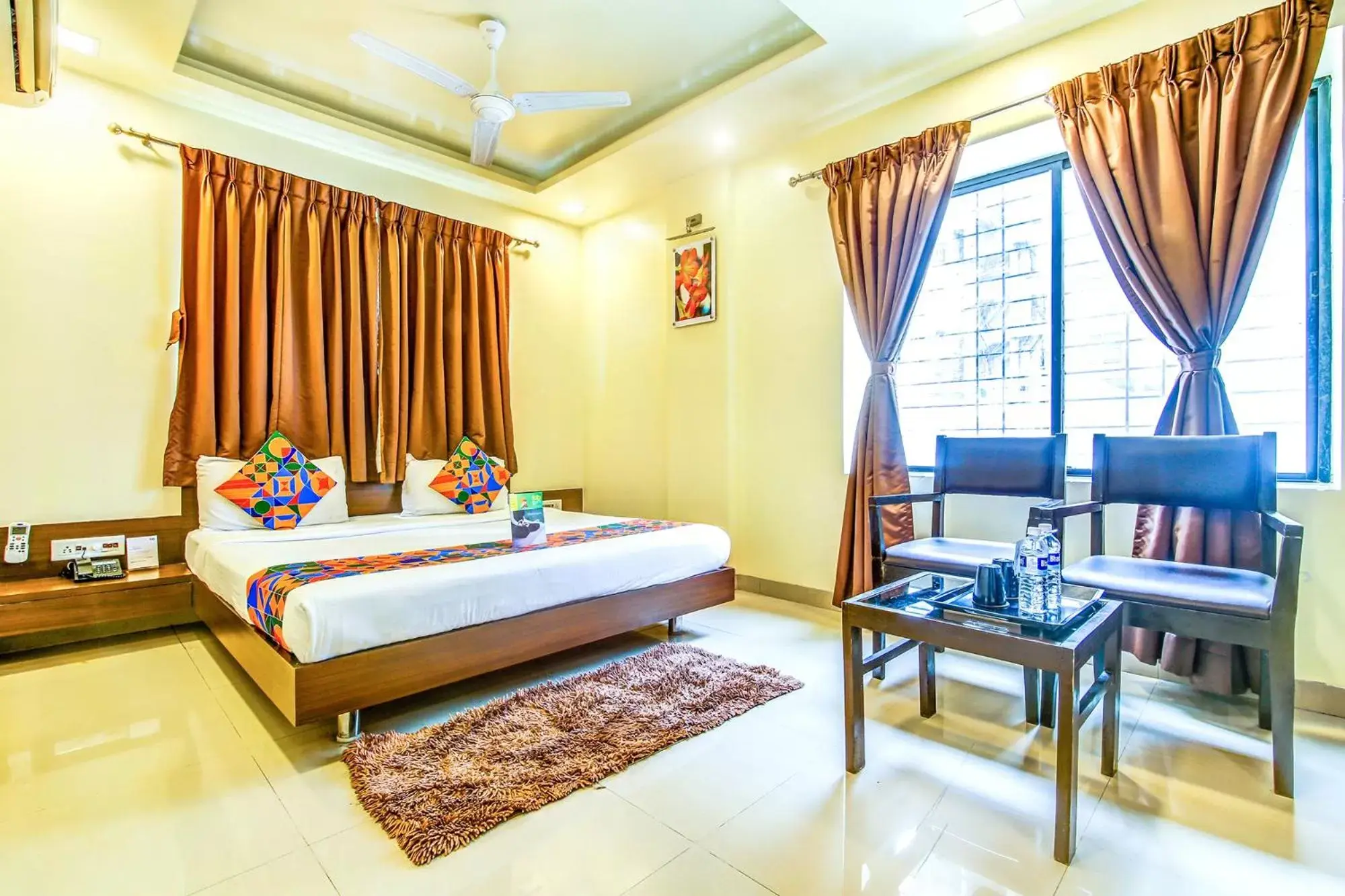 Deluxe Room - single occupancy in FabHotel Ranjanas - Nr humkar Chowk Deluxe Room - single occupancy in FabHotel Ranjanas - Nr humkar Chowk