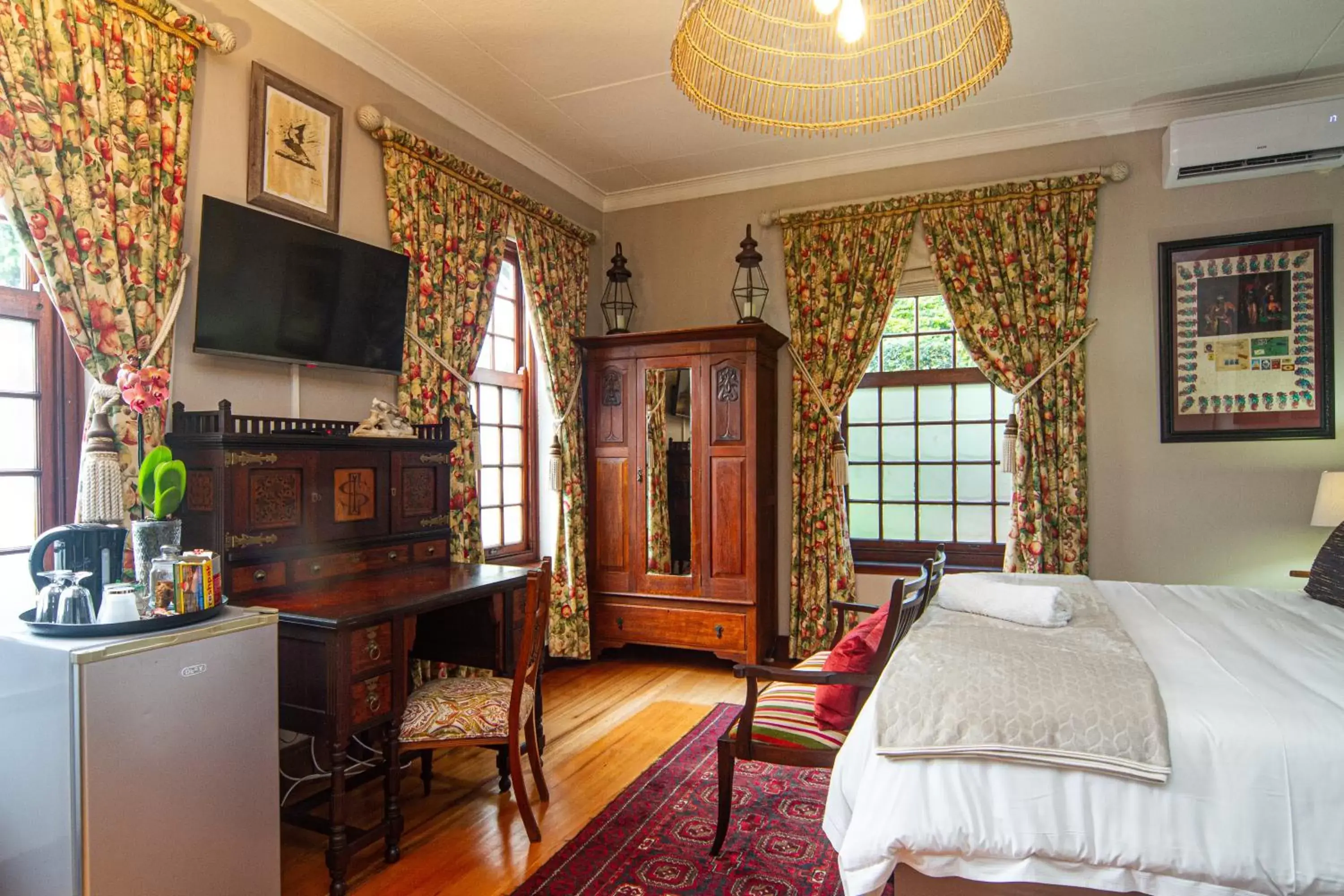 King Room - single occupancy in Holland House B&B King Room - single occupancy in Holland House B&B