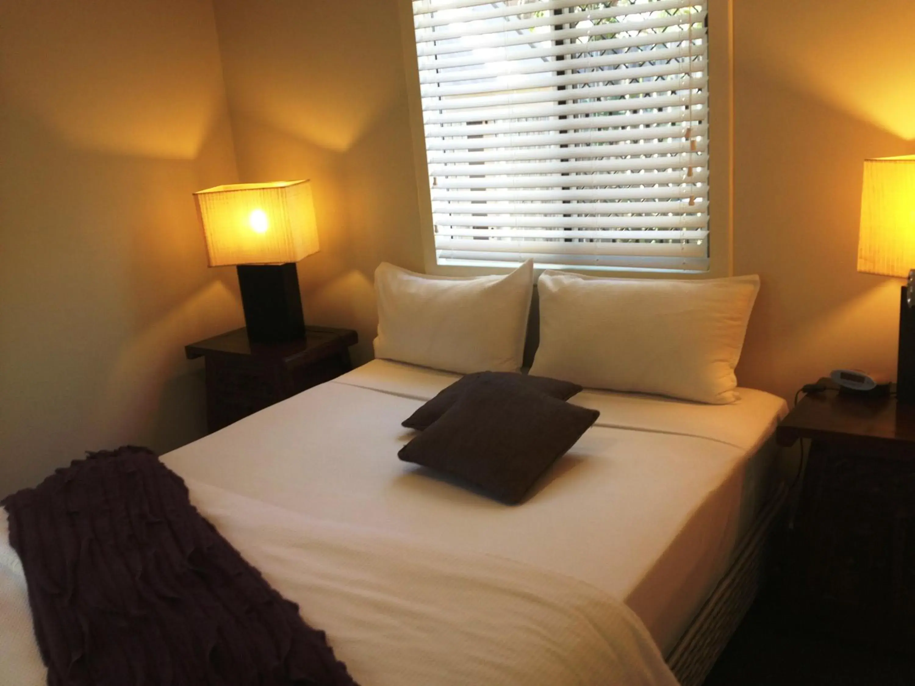 Queen One-Bedroom Apartment in Coconut Palms On The Bay Queen One-Bedroom Apartment in Coconut Palms On The Bay